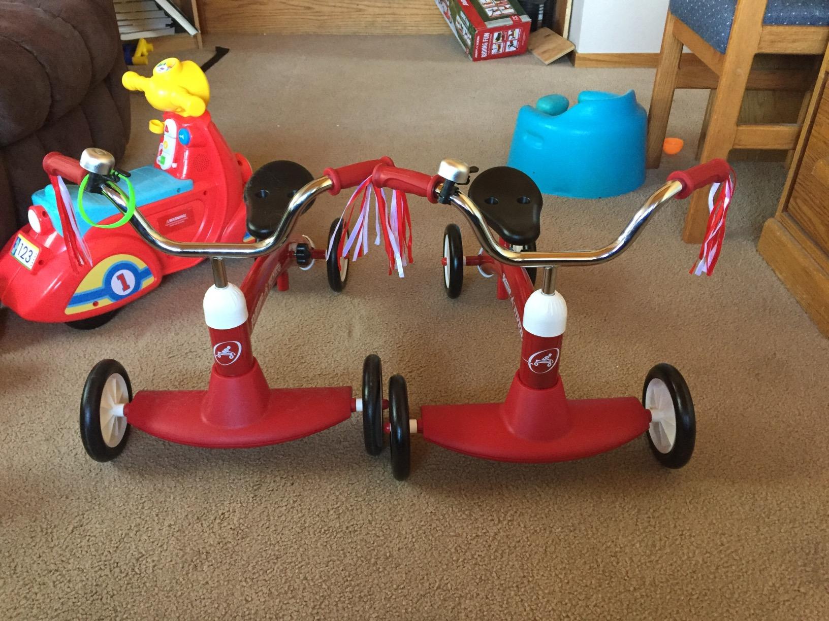 Radio Flyer Scoot About Ride On, For Toddlers 1-3, Adjustable Seat, Stable Wide-Set Front Wheels, Clear Kick Path, Furniture-Friendly Bumper, Easy-Glide Wheels, 42 lb Capacity, Toddler Ride On Toys customer photo 2