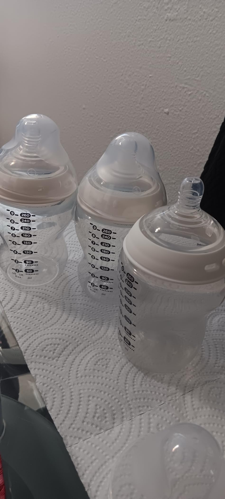 Tommee Tippee Natural Start Anti-Colic 9 oz BPA Free Baby Bottles, 0+ Months, Slow Flow Breast-Like Nipple, Self Sterilizing, Designed for Seamless Transition Between Bottle & Breast, Fiesta, Pack of 6 customer photo 2