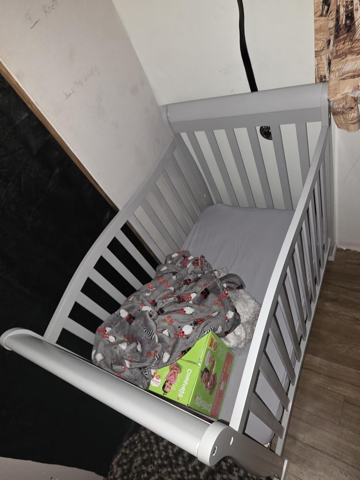 Dream On Me Violet 4-in-1 Convertible Mini Baby Crib in White, Pinewood, 1