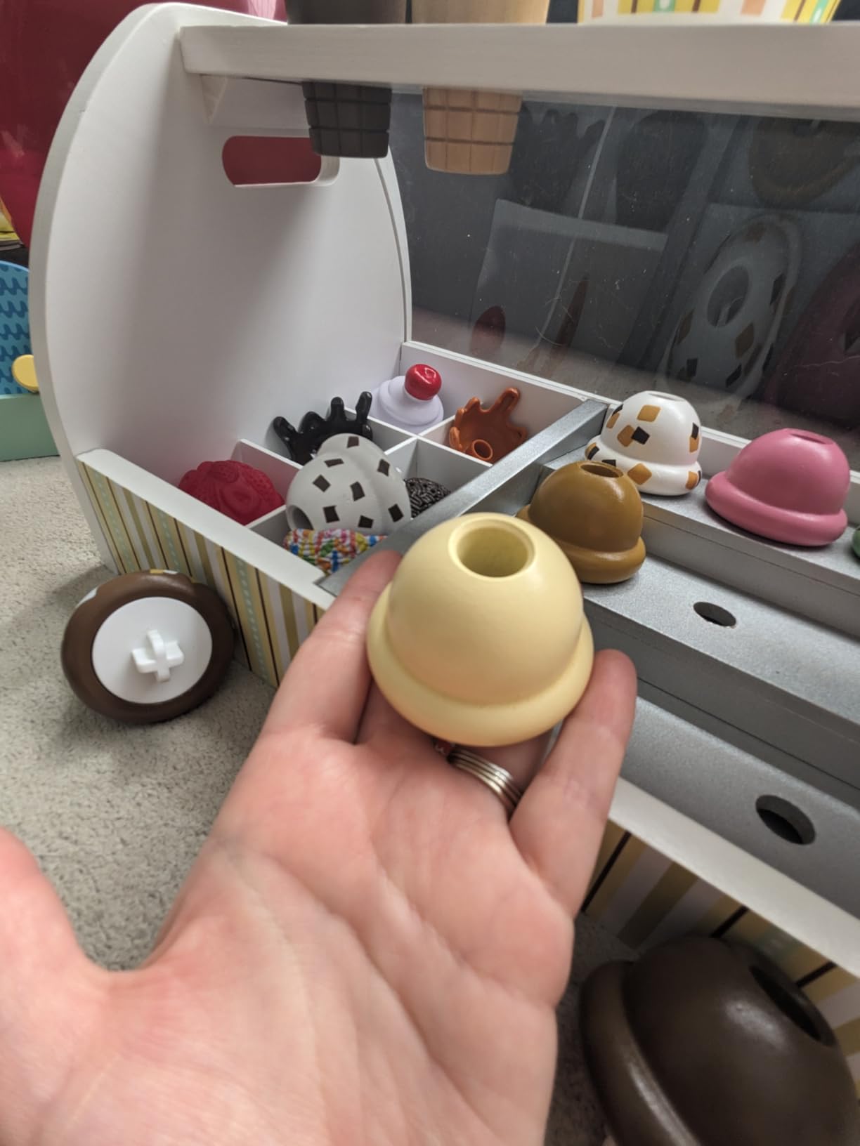 Melissa & Doug Wooden Scoop & Serve Ice Cream Counter, Pretend Play Store, 28 Toy Food & Play Kitchen Accessories, Preschool Toys for Girls & Boys 3+ customer photo 2