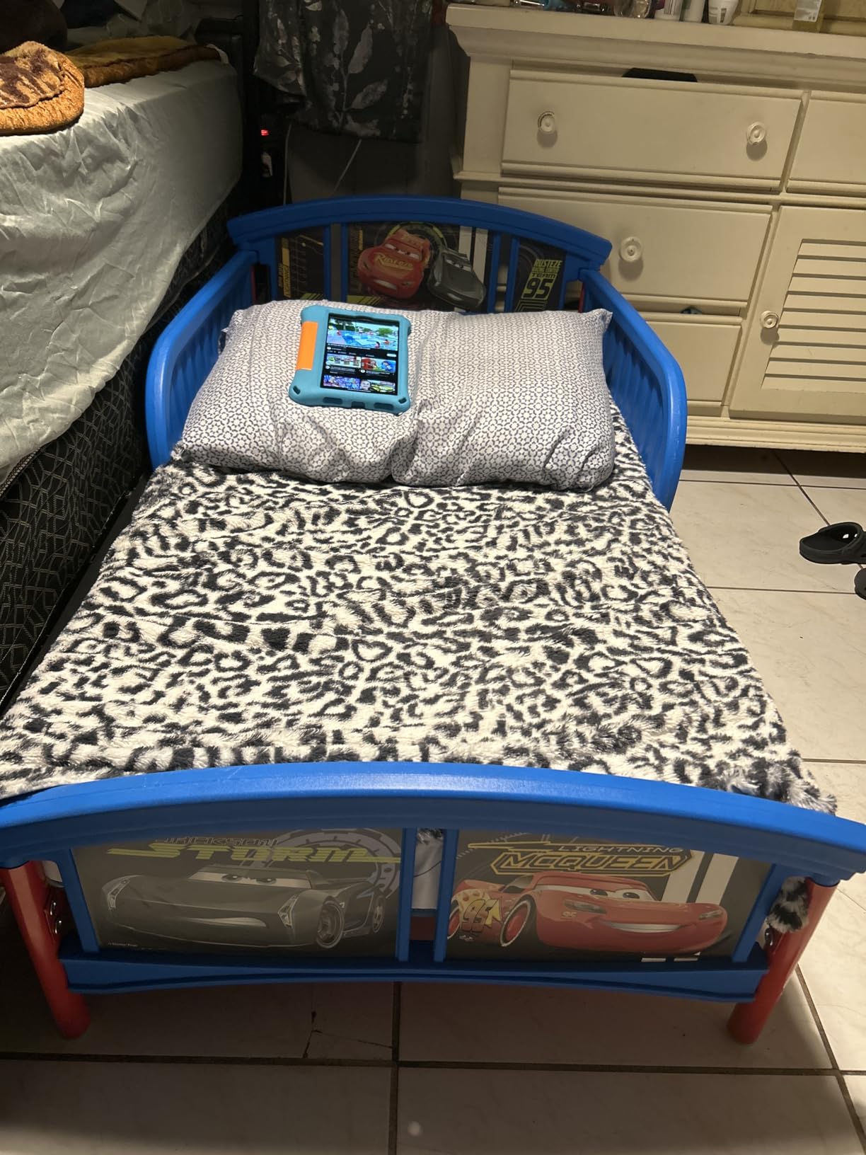 Delta Children Plastic Toddler Bed, Disney/Pixar Cars customer photo 2
