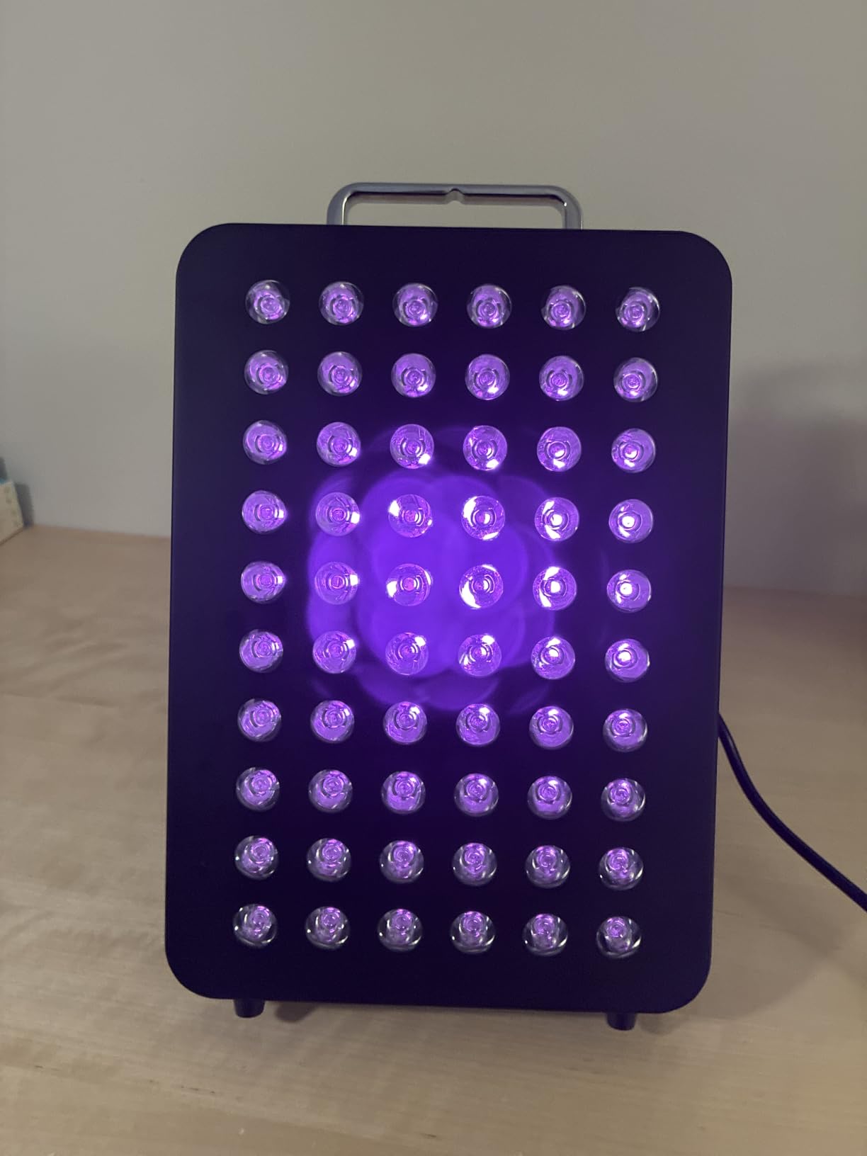 BestQool Red Light Therapy, Dual Chip Elite Grade LED Red Infrared Light Device with Near-Infrared Light 660nm 850nm High Power Red Light Therapy Panel at Home, Ideal for Body, Face, 105W (Black 60) customer photo 1