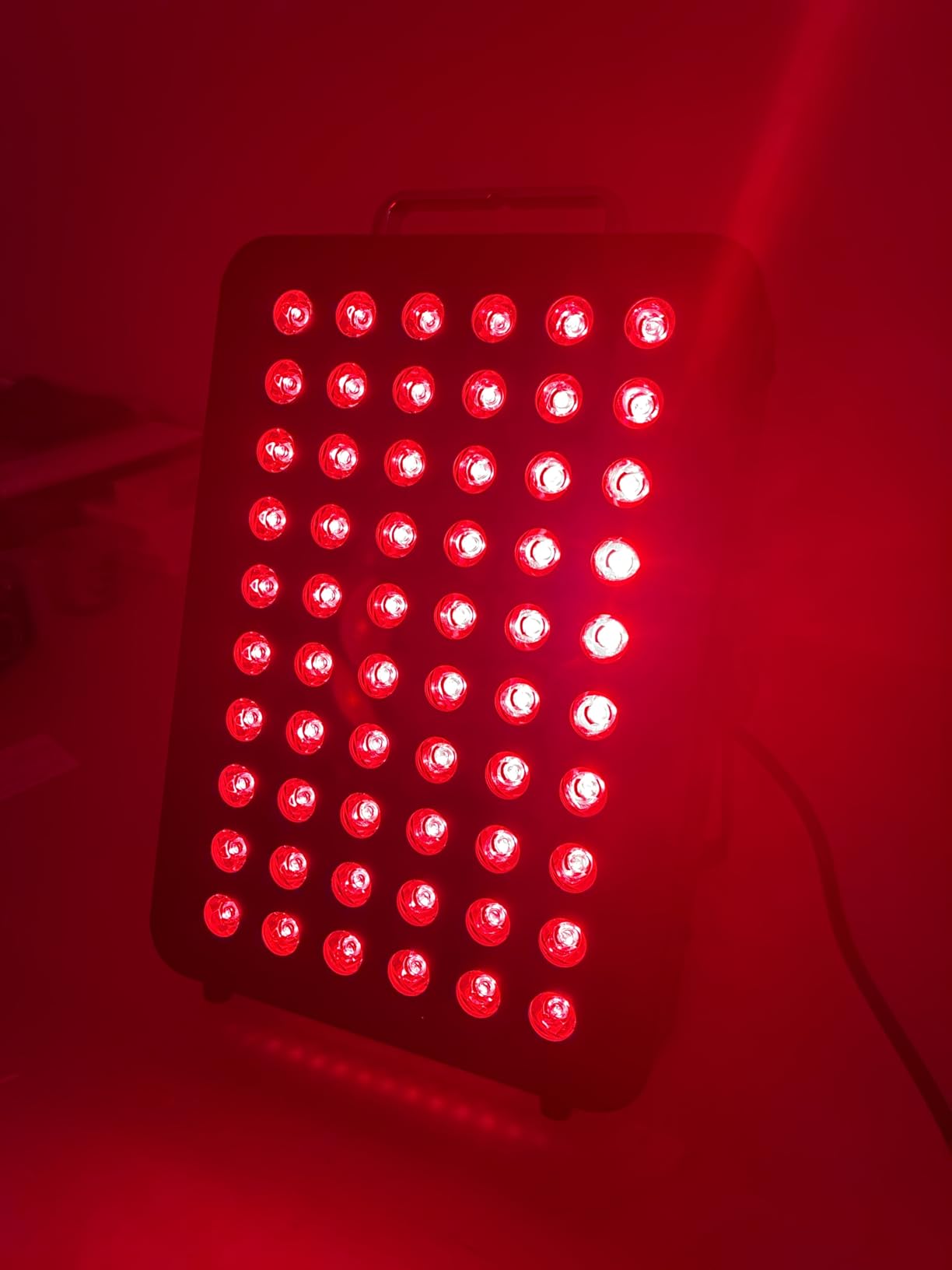 BestQool Red Light Therapy, Dual Chip Elite Grade LED Red Infrared Light Device with Near-Infrared Light 660nm 850nm High Power Red Light Therapy Panel at Home, Ideal for Body, Face, 105W (Black 60) customer photo 2