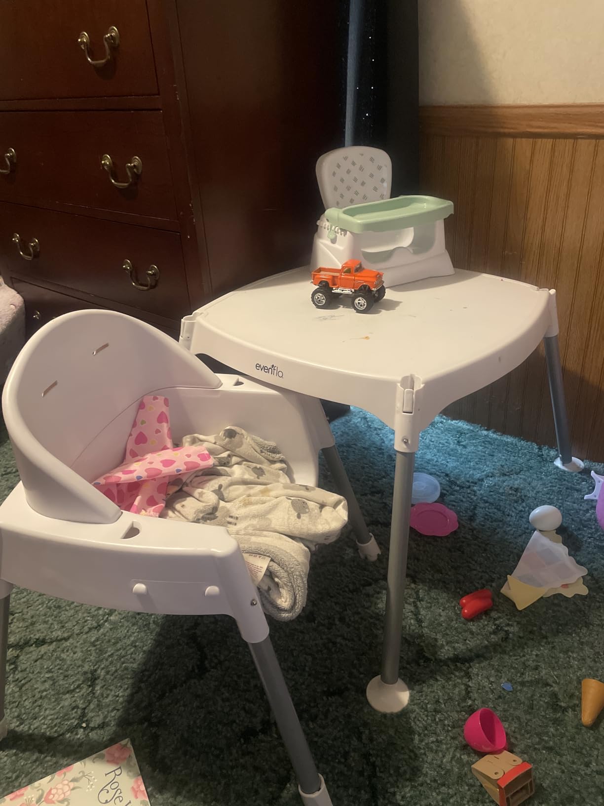 Evenflo Eat and Grow 4-in-1 Convertible High Chair (Prism Triangles) customer photo 1