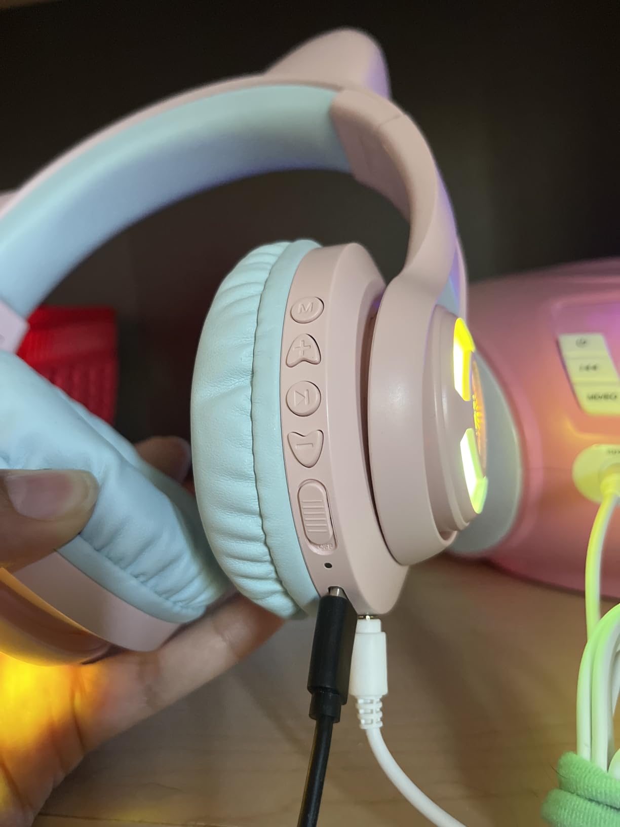 iClever Cat Ear Kids Bluetooth Headphones, LED Lights Up, 74/85dBA Safe Volume Limited, 50H Playtime, Bluetooth 5.2 customer photo 2