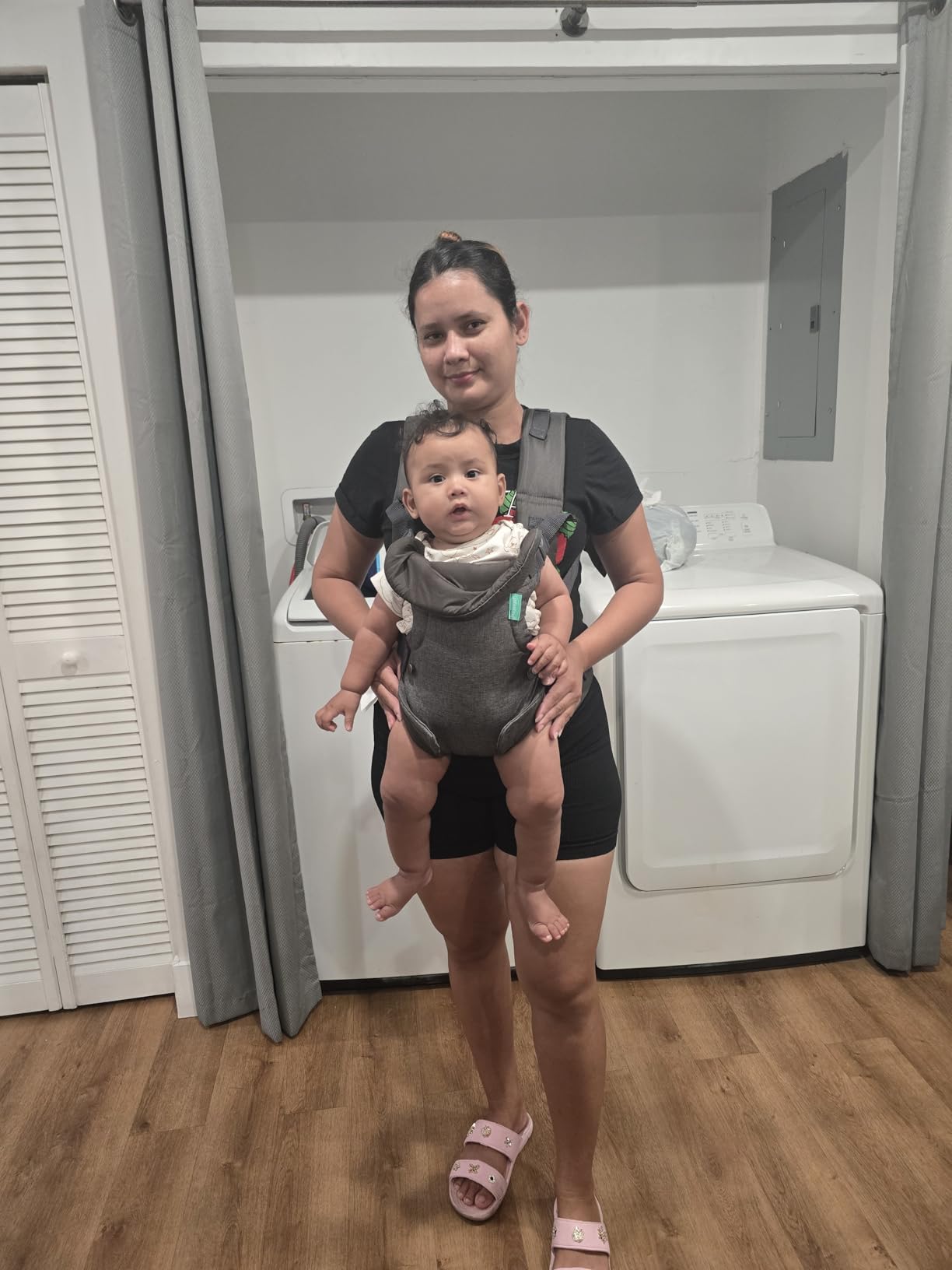 Infantino Flip 4-in-1 Light & Airy Convertible Baby Carrier customer photo 2