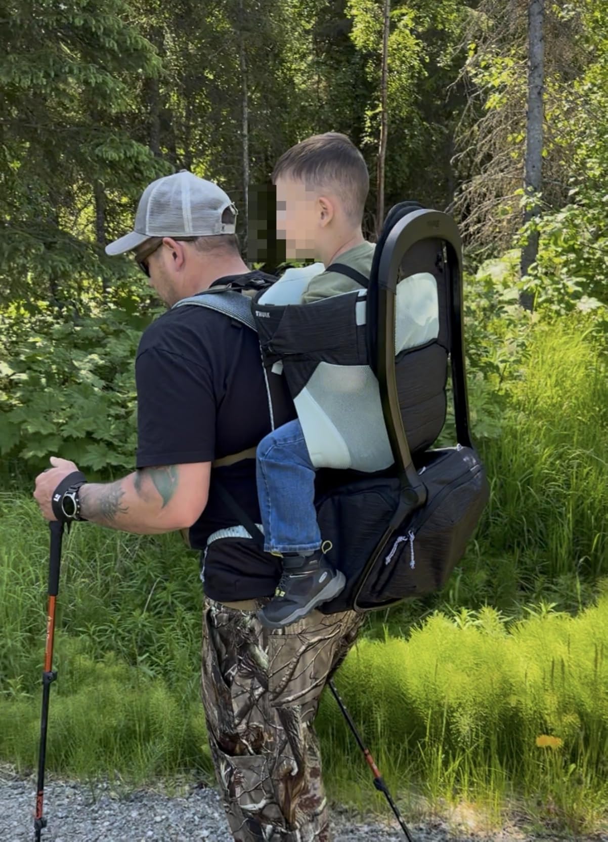 Thule Sapling Child Carrier Backpack - Machine Washable Seat - Self-Standing Frame - Adjustable Padded Straps - UPF 50 Sunshade customer photo 1