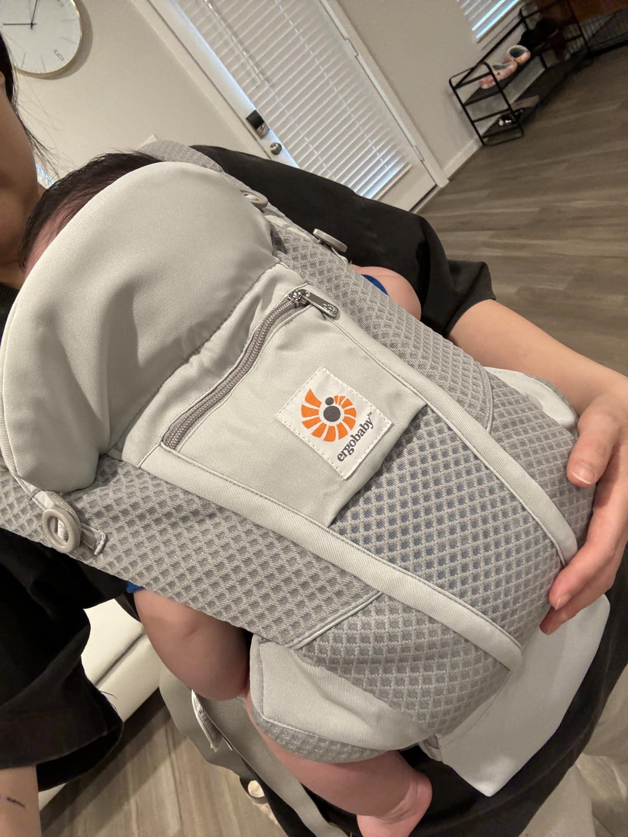 Ergobaby Omni Breeze All Carry Positions Breathable Mesh Baby Carrier with Enhanced Lumbar Support customer photo 2