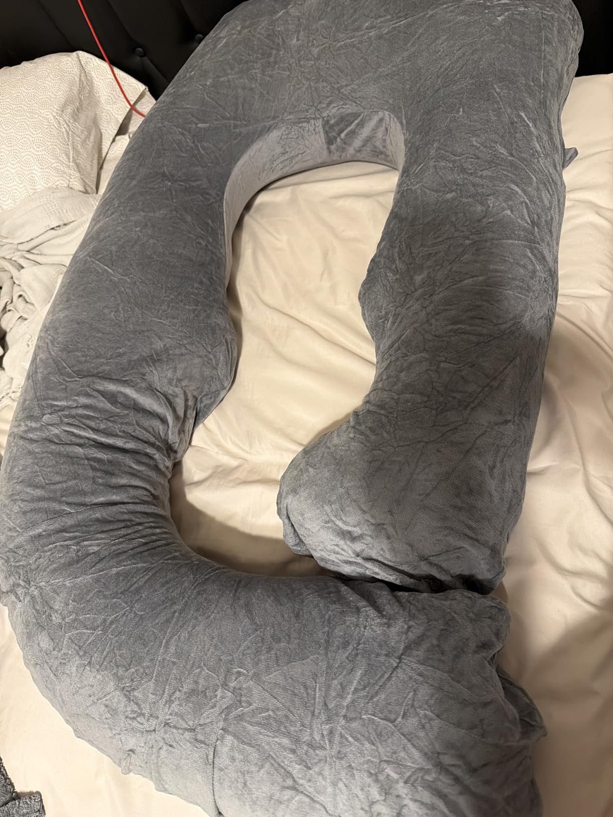 60 Inch Pregnancy Pillow for Sleeping, Extra Large U Shaped Body Pillow, Maternity Pillow for Pregnant Women with Velvet Cover customer photo 1