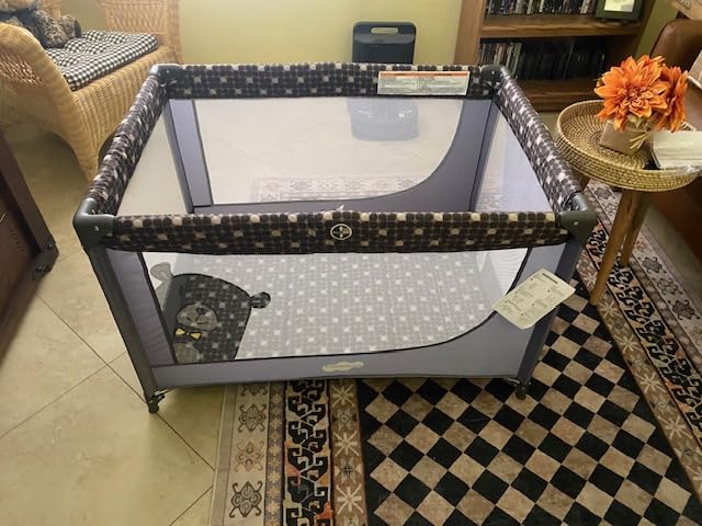 Pamo Babe Compact Pack and Play - Portable Crib for Baby, Lightweight Foldable Travel Playard with Mattress Pad & Carry Bag, Safe Breathable Travel Bed for Home, Trips & Family Visits, Black customer photo 2