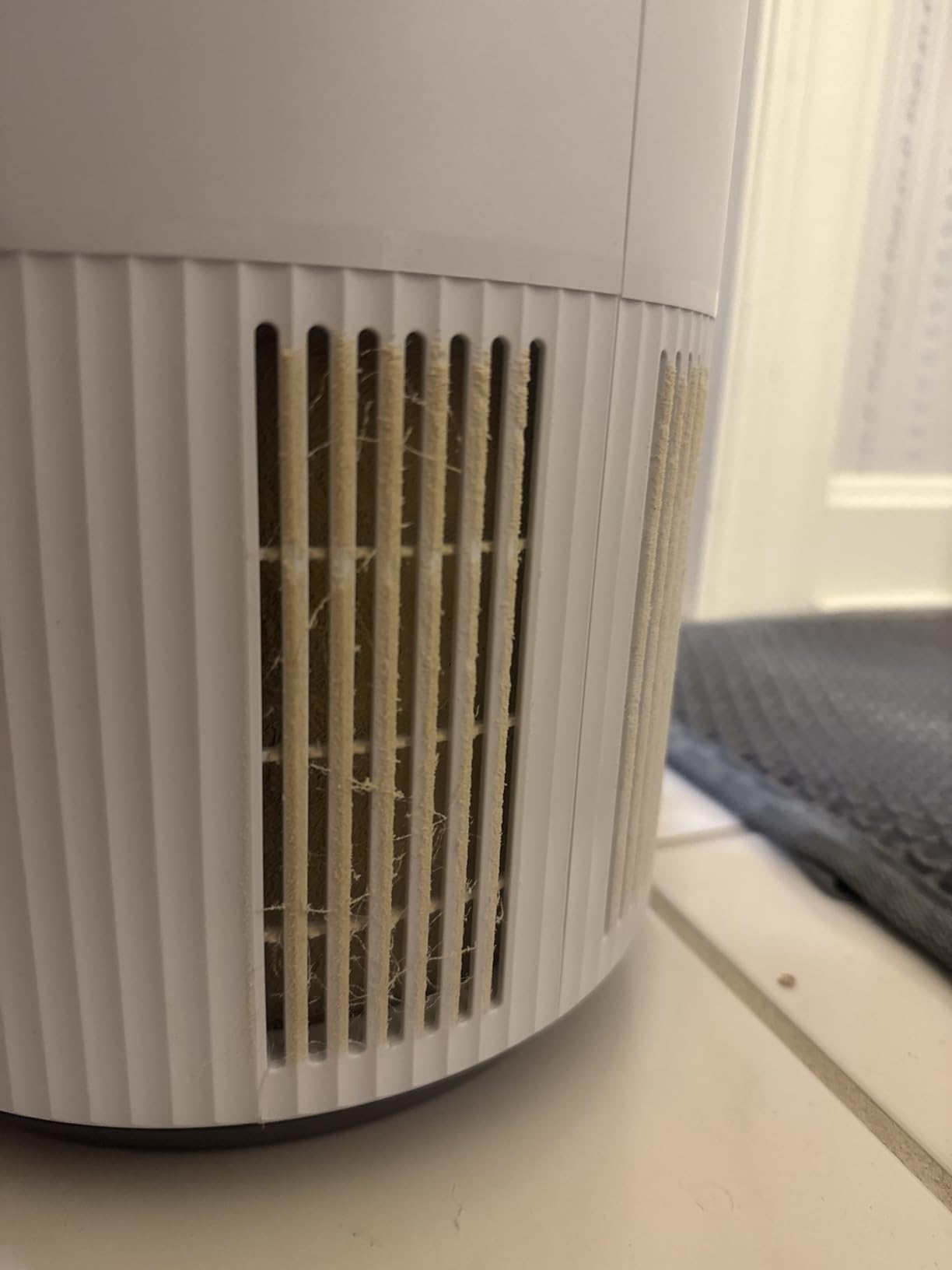 Shark Air Purifier for Home, Clean Sense, for Bedroom, Nursery, Home Office, Dorm, HEPA-Exceeding Filter, Captures Pollutants, Pet Dander, Dust, Odor, Smoke, and More, HP102PET, White customer photo 1