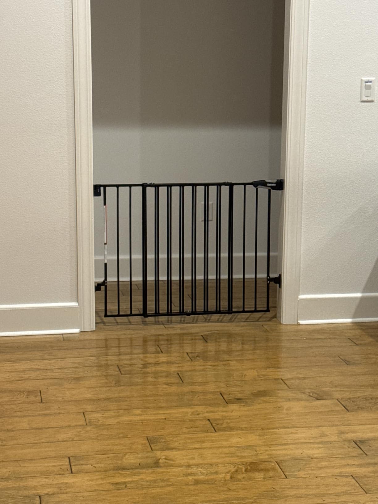 Babelio Baby Gate for Stairs, Kitchen & Doorways, 26-43