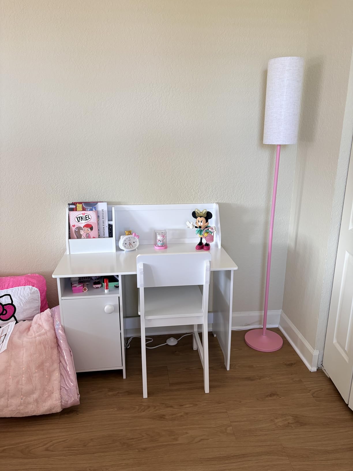 UTEX Kids Study Desk with Chair, Kids Desk and Chair Sets with Hutch for 5-12, Wooden Children Study Table, Student Writing Table Computer Workstation customer photo 1
