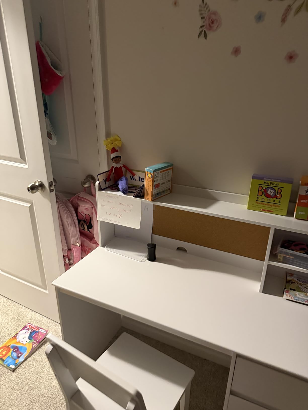 UTEX Kids Study Desk with Chair, Kids Desk and Chair Sets with Hutch for 5-12, Wooden Children Study Table, Student Writing Table Computer Workstation customer photo 2