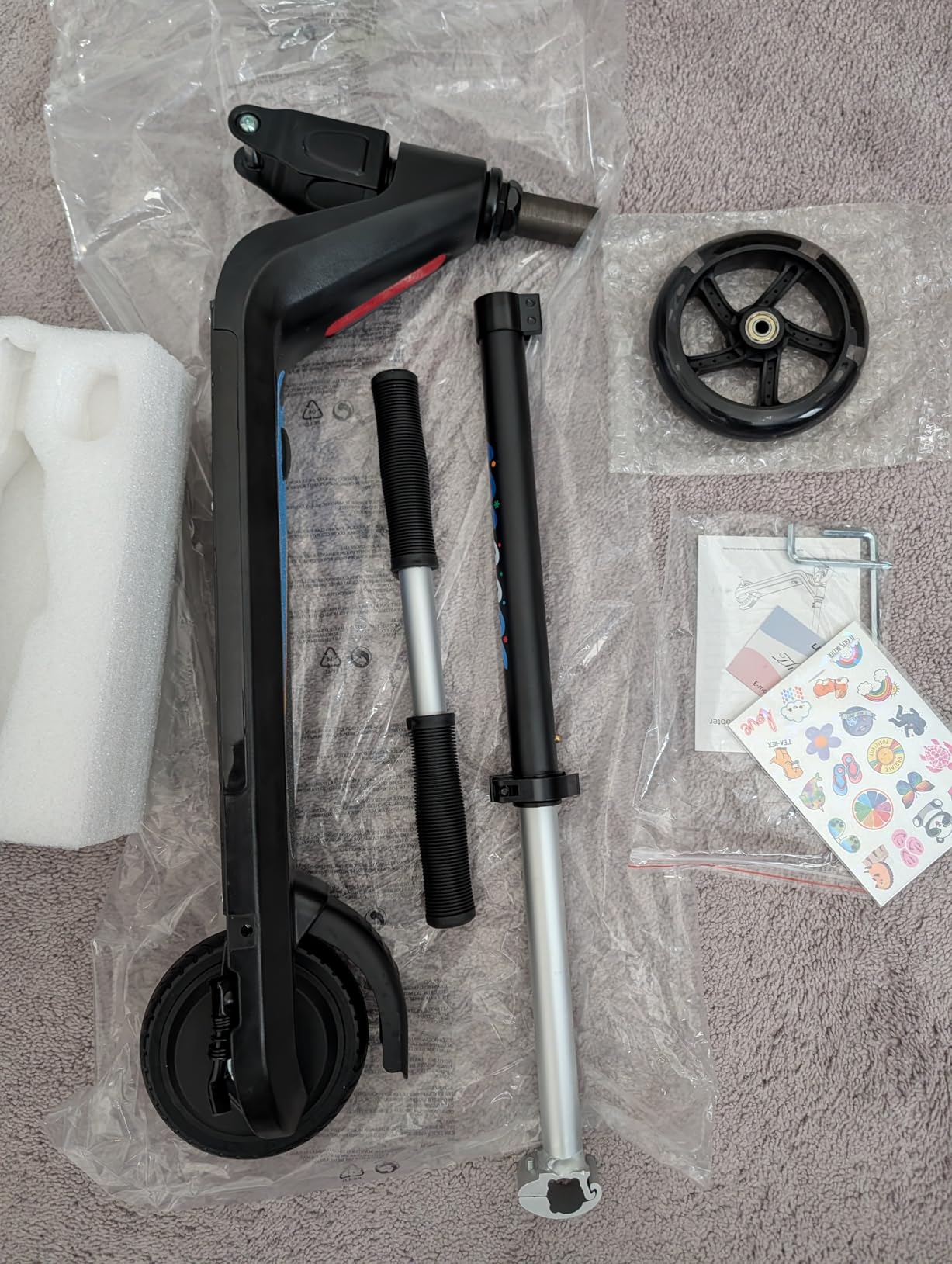 Electric Scooter for Kids Age 6-10, Kick-Start Boost Scooter with Adjustable Speed and Height, Flash Wheel & Deck Lights customer photo 1