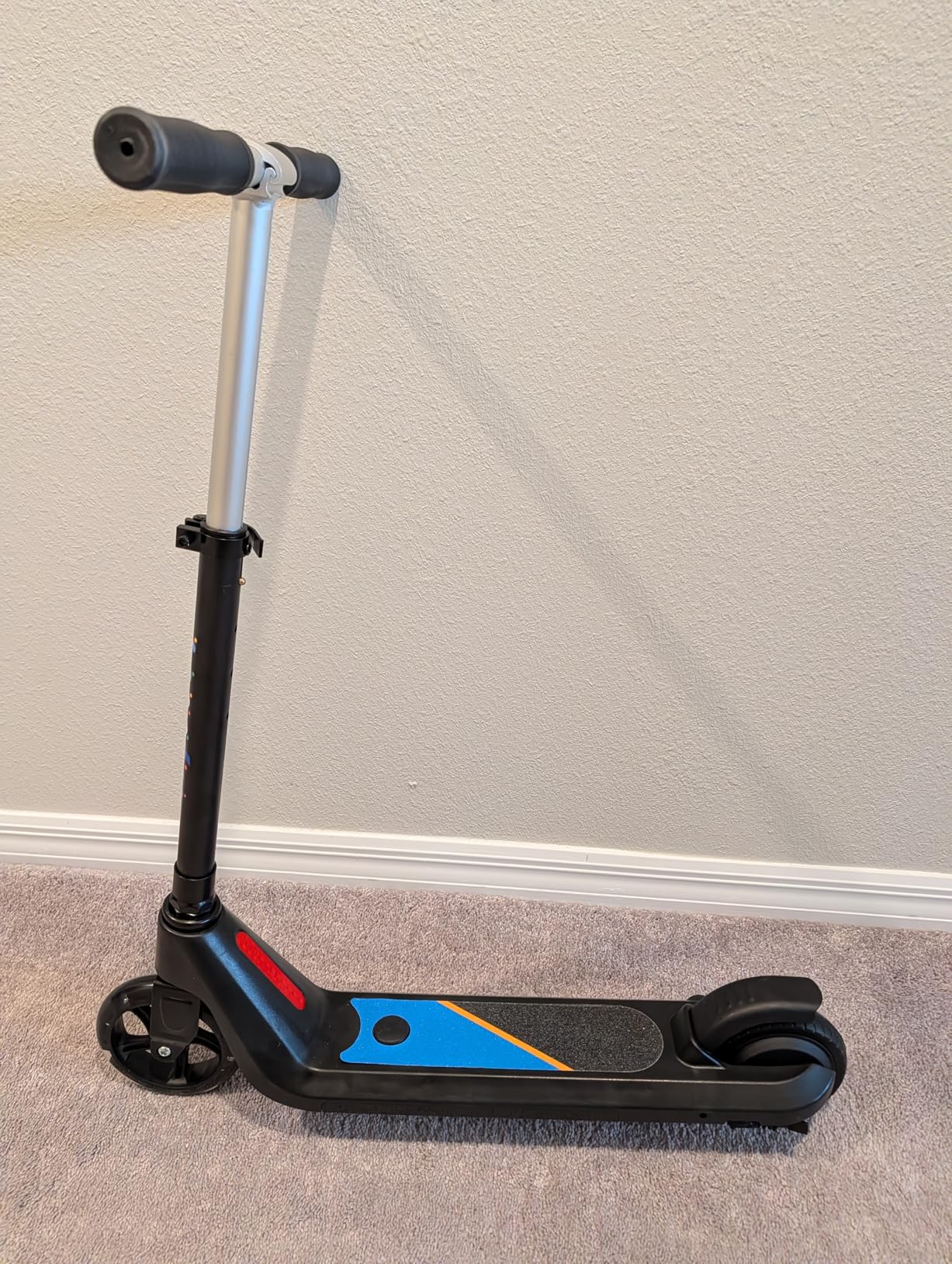 Electric Scooter for Kids Age 6-10, Kick-Start Boost Scooter with Adjustable Speed and Height, Flash Wheel & Deck Lights customer photo 2