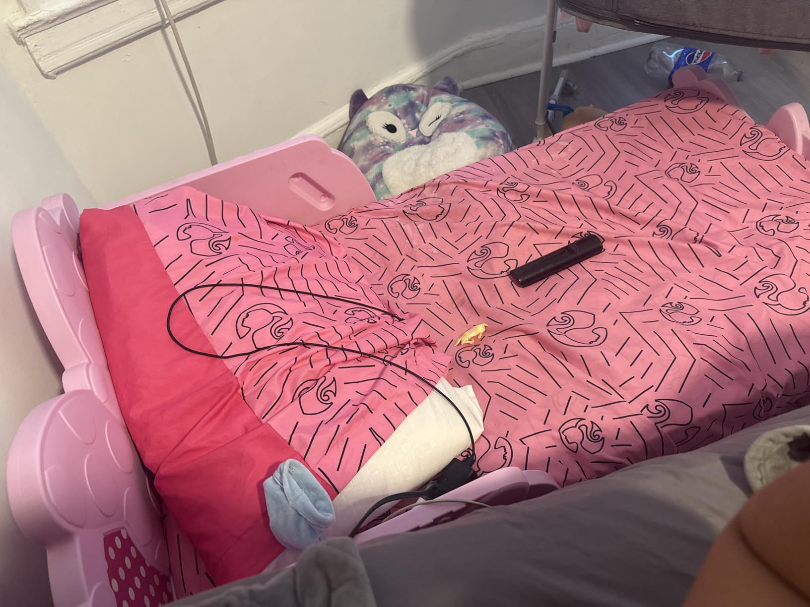 Delta Children Minnie Mouse 3D Toddler Bed, Pink customer photo 2