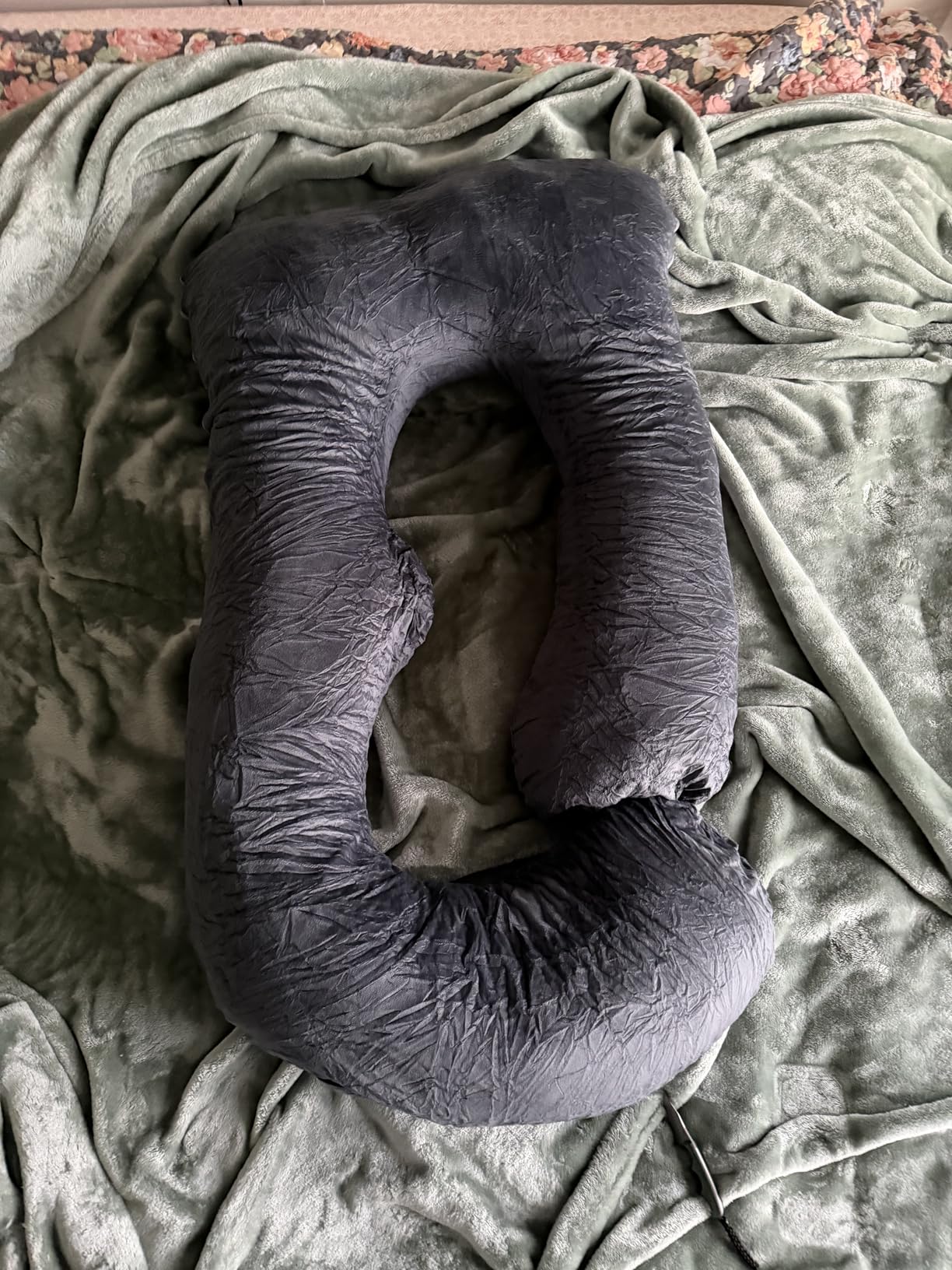 ALLOPERA Pregnancy Pillow, Full Body 57 Inch Maternity Pillow with Removable Washable Cover - Sleep Support for Legs, Back, Neck, Shoulder, HIPS, Belly for Pregnent Women, Black Grey Velvet Cover customer photo 2