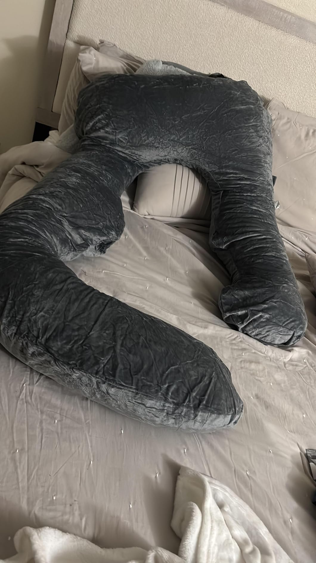 Shredded Memory Foam Body Pillow, Pregnancy Pillows for Sleeping, Maternity Pillow for Pregnant Women, Memory Foam Filling U Shaped Body Pillow with Velvet Cover (Velvet Gray, 60 inch) customer photo 1