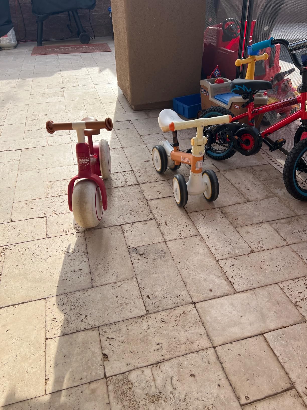 Radio Flyer Steady Start Balance Bike for Kids Ages 1-3, Pedal Free for Quick Learning, Wide Front and Dual Rear Tires customer photo 1