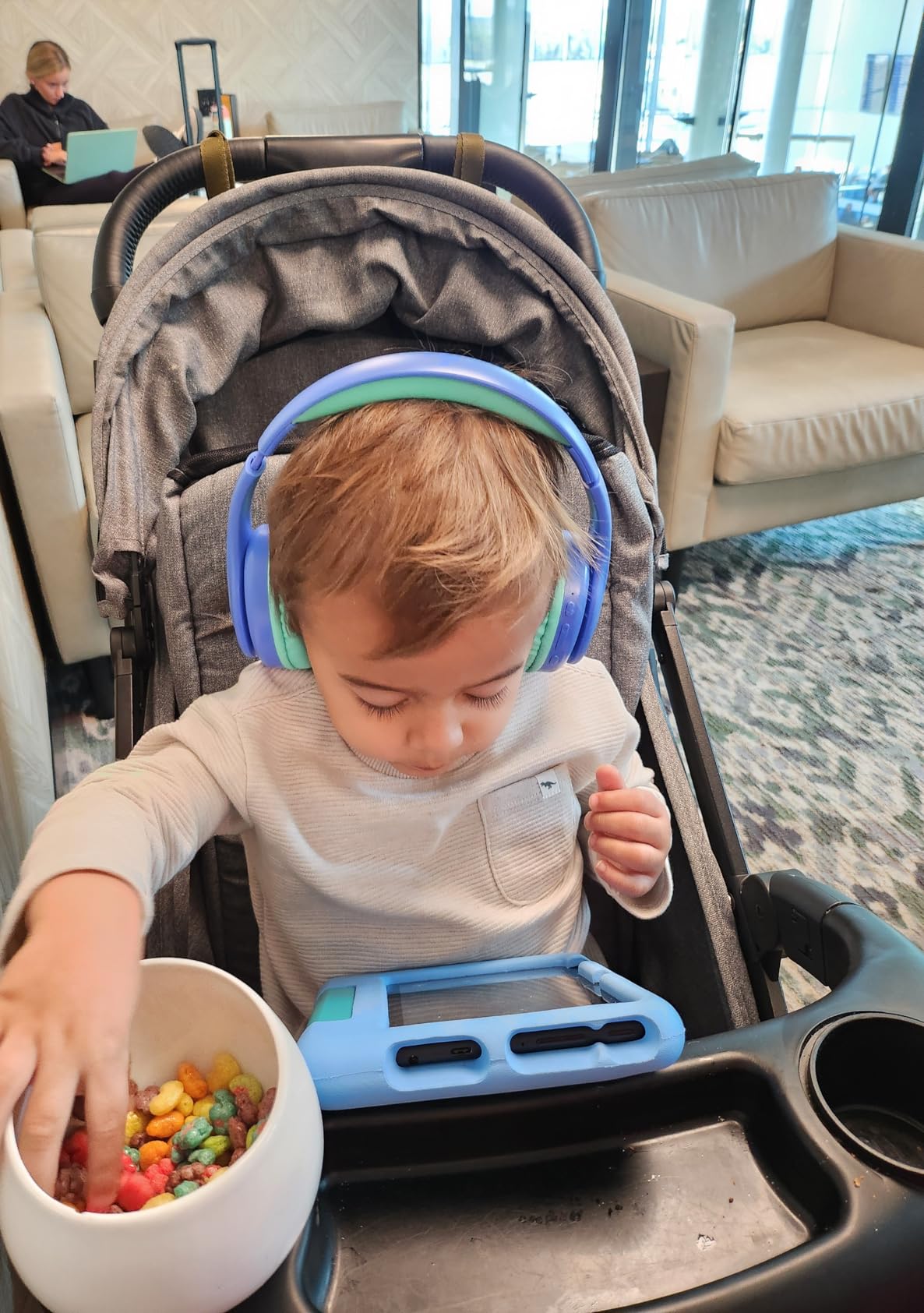 Kids Bluetooth Headphones, Lightweight Wireless, 85/94dB Volume Limited, 60 Hours Playtime, Bluetooth 5.3, Over-Ear Toddler Headsets customer photo 1