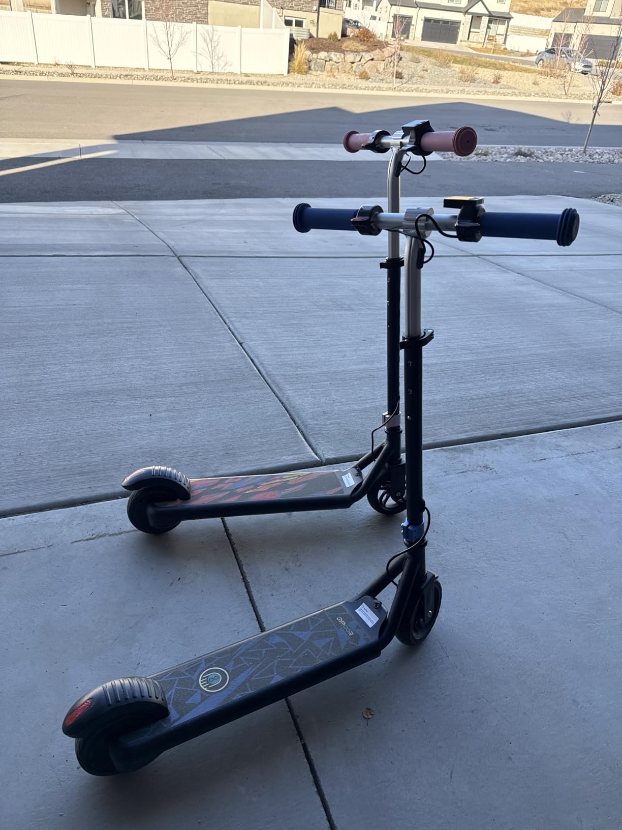 Gyroor H30 Max Electric Scooter for Kids, LED Display, 150W Powerful Motor, Dual Brake System, Adjustable Height and Speed, Best Presents for Kids customer photo 2