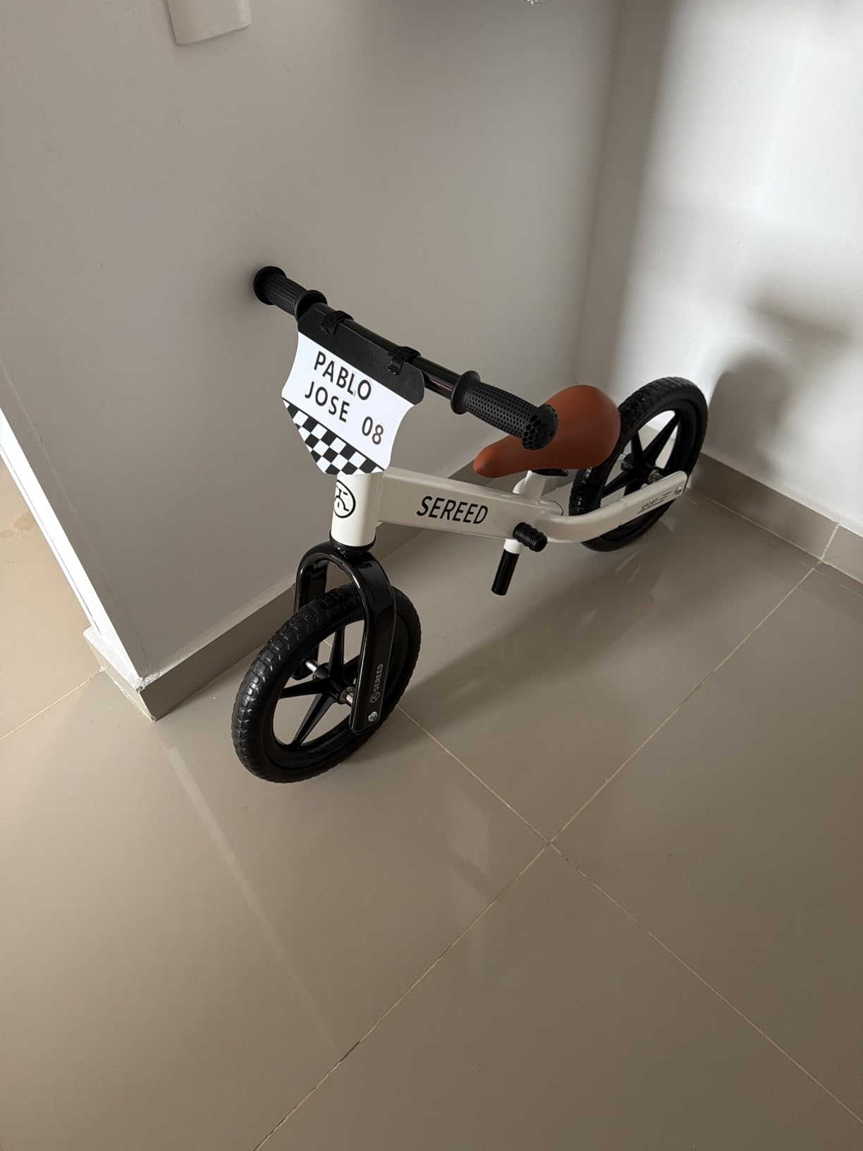 SEREED Toddler Balance Bike 2 Year Old, No Pedal Kids Toy Bike for 2-5 Years Old, Tool-Free Adjustment, Gift for 2-3 Boys Girls, Customize Plate with 3pcs Stickers (White) customer photo 2