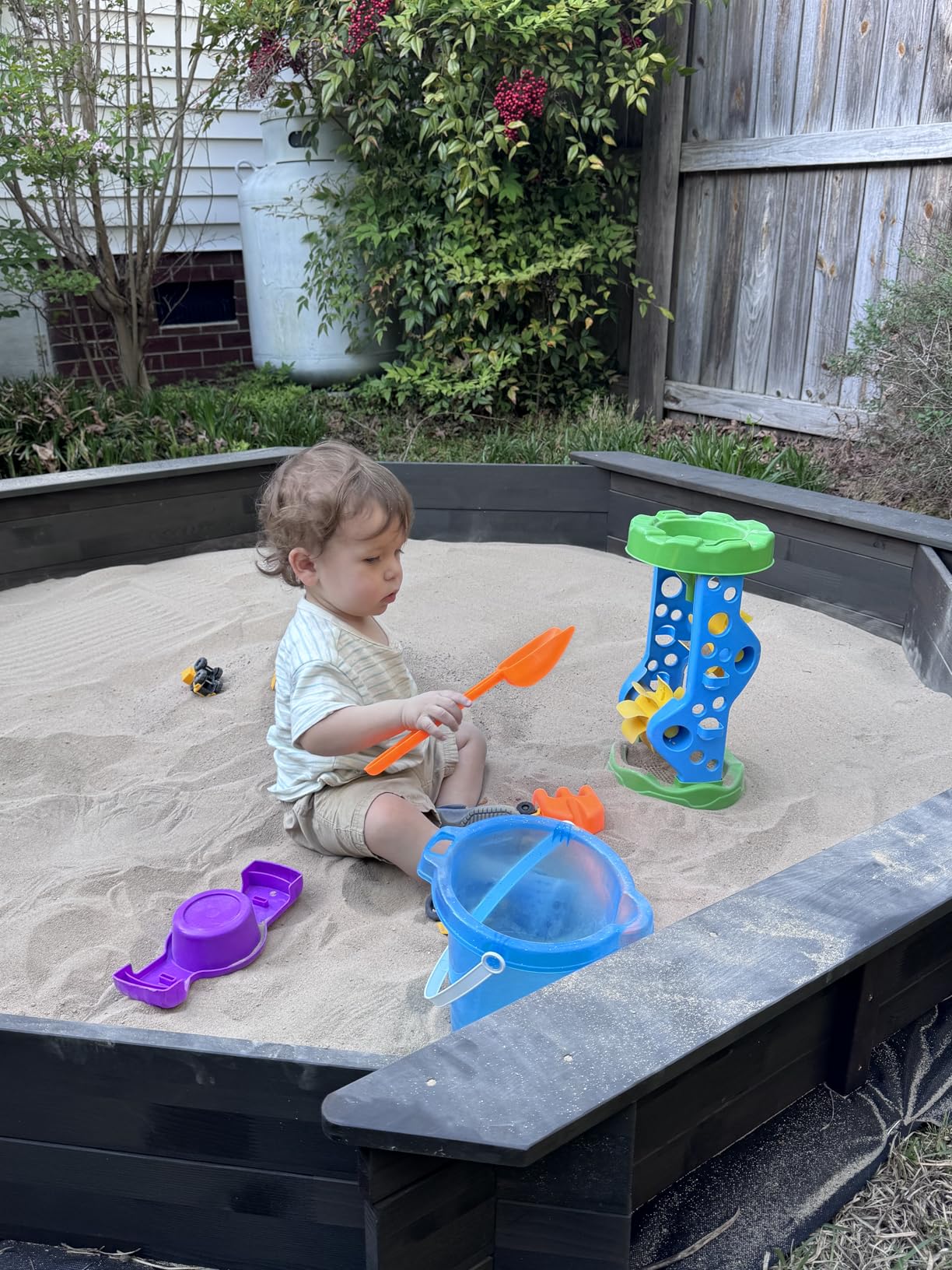 Best Choice Products Large Outdoor Octagon Wooden Sand Box for Kids, Sandbox with Cover, 4 Reinforced Benches Support up to 220 lbs Each, Bottom Liner for Drainage - Walnut customer photo 1