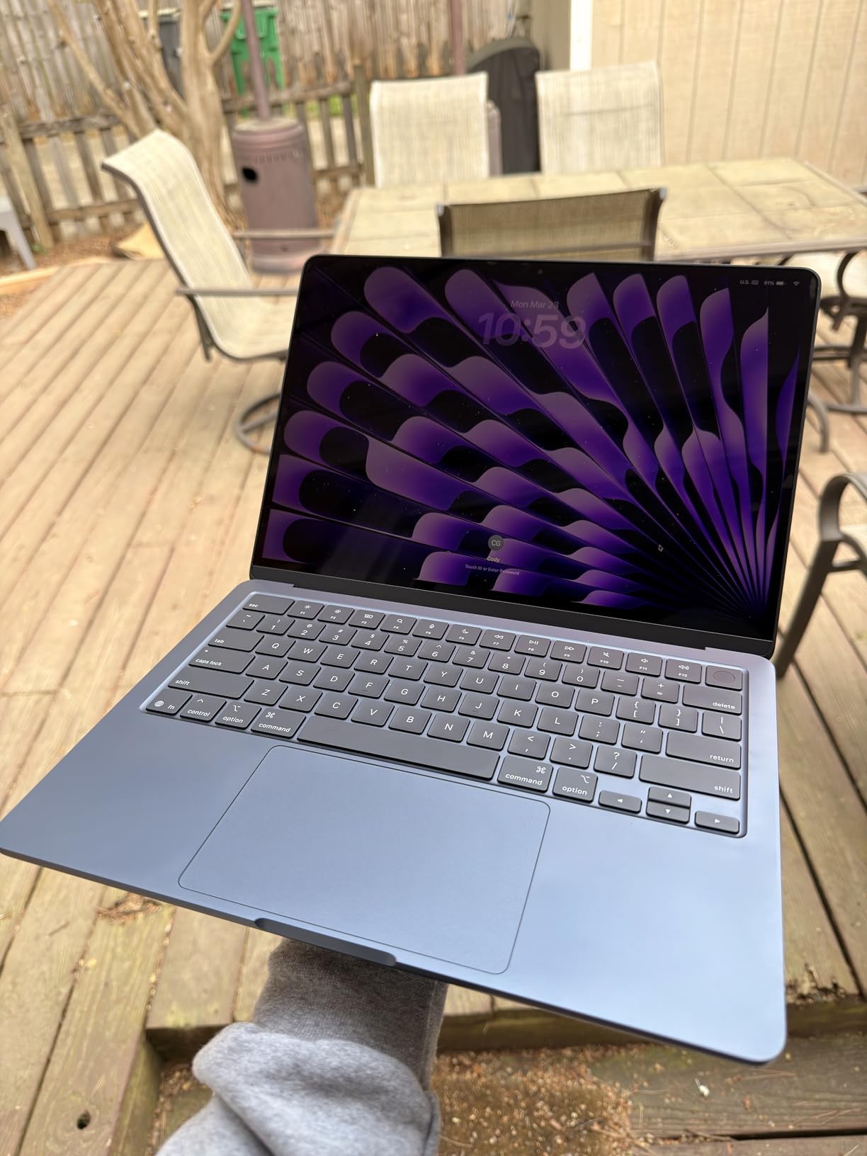 Apple 2025 MacBook Air 13-inch Laptop with M4 chip: Built for Apple Intelligence, 13.6-inch Liquid Retina Display, 16GB Unified Memory, 256GB SSD Storage, 12MP Center Stage Camera, Touch ID; Silver customer photo 1