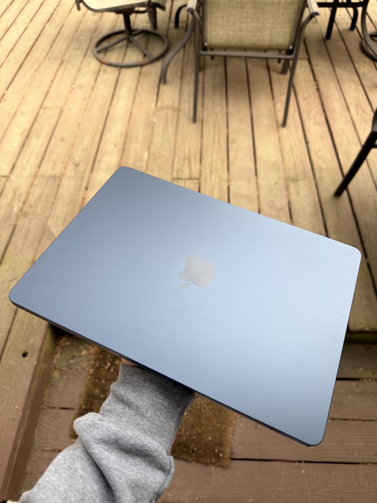 Apple 2025 MacBook Air 13-inch Laptop with M4 chip: Built for Apple Intelligence, 13.6-inch Liquid Retina Display, 16GB Unified Memory, 256GB SSD Storage, 12MP Center Stage Camera, Touch ID; Silver customer photo 2