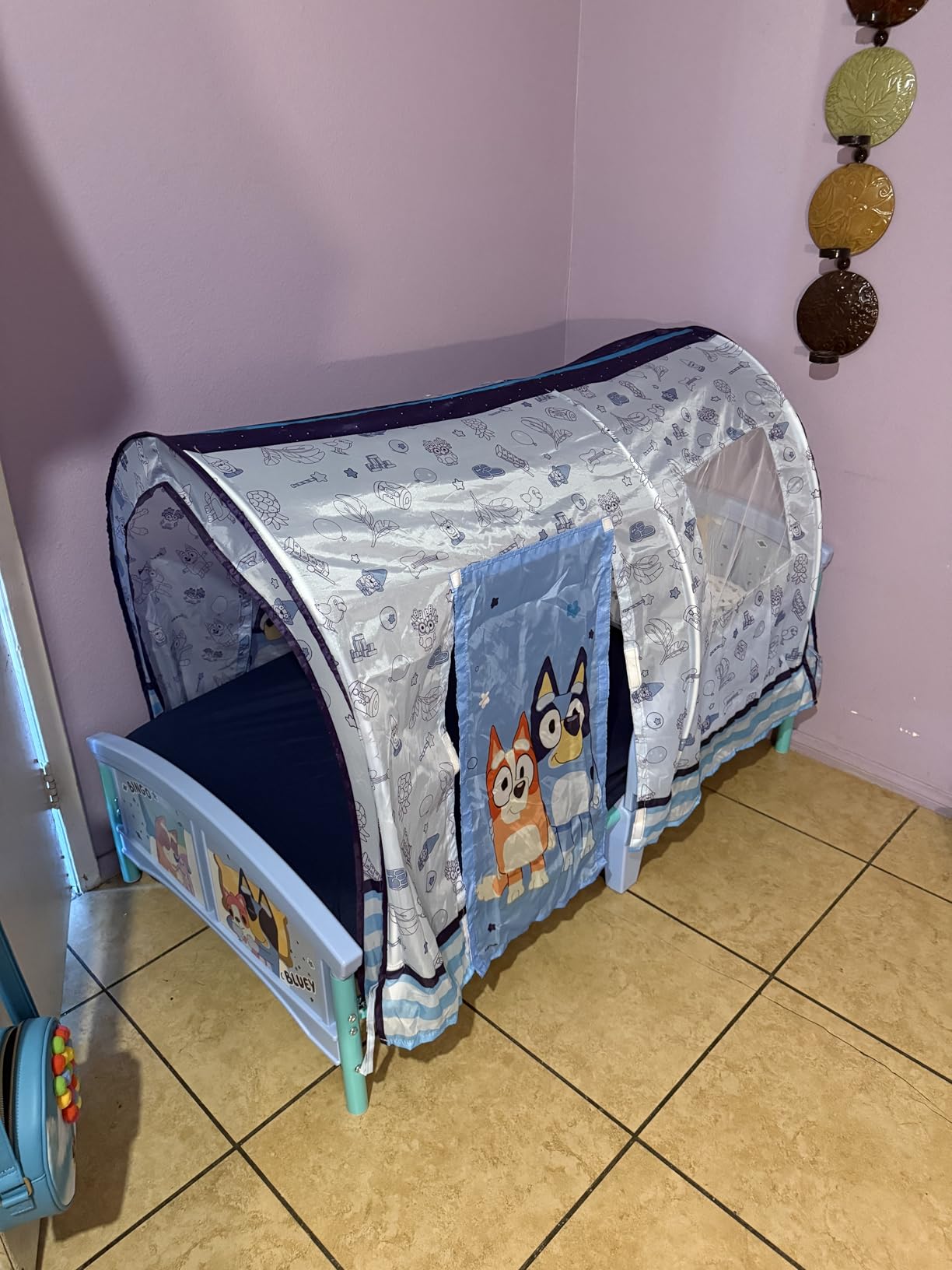 Delta Children - Bluey Plastic Toddler Bed with Tent customer photo 1