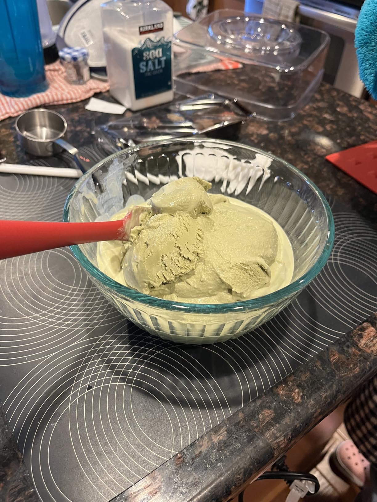 Cuisinart ICE-30BCP1 Ice Cream Maker Machine, 2-Quart Ice Cream, Sorbet and Frozen Yogurt Machine, Fully Automatic Double-Insulated Freezer Bowl Makes Frozen Desserts in Under 30 Minutes, Silver customer photo 1
