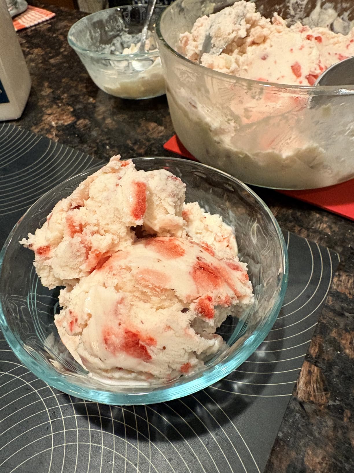 Cuisinart ICE-30BCP1 Ice Cream Maker Machine, 2-Quart Ice Cream, Sorbet and Frozen Yogurt Machine, Fully Automatic Double-Insulated Freezer Bowl Makes Frozen Desserts in Under 30 Minutes, Silver customer photo 2