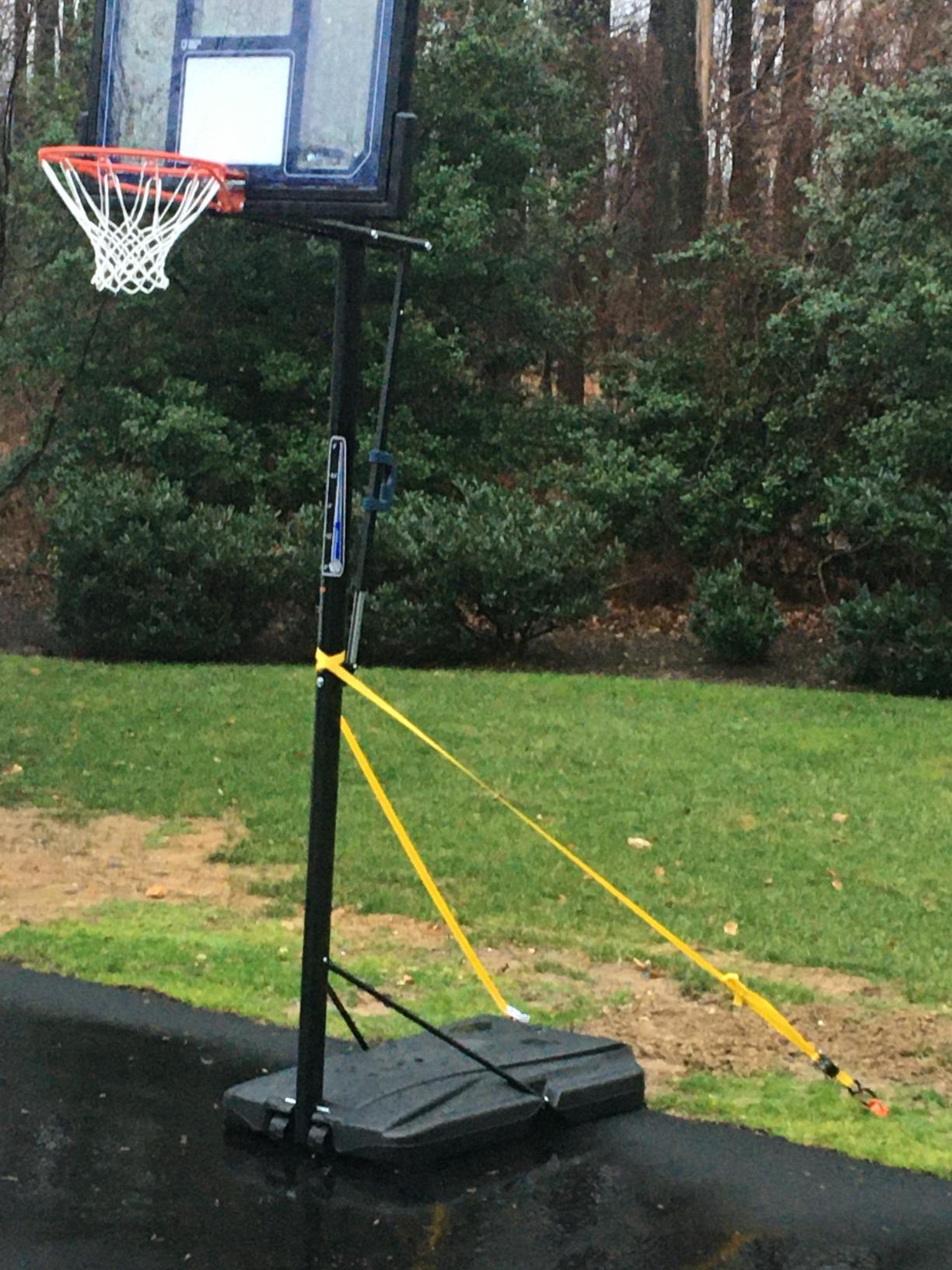 Lifetime 1529 Courtside Height Adjustable Portable Basketball System, 50 Inch Shatterproof Backboard customer photo 1
