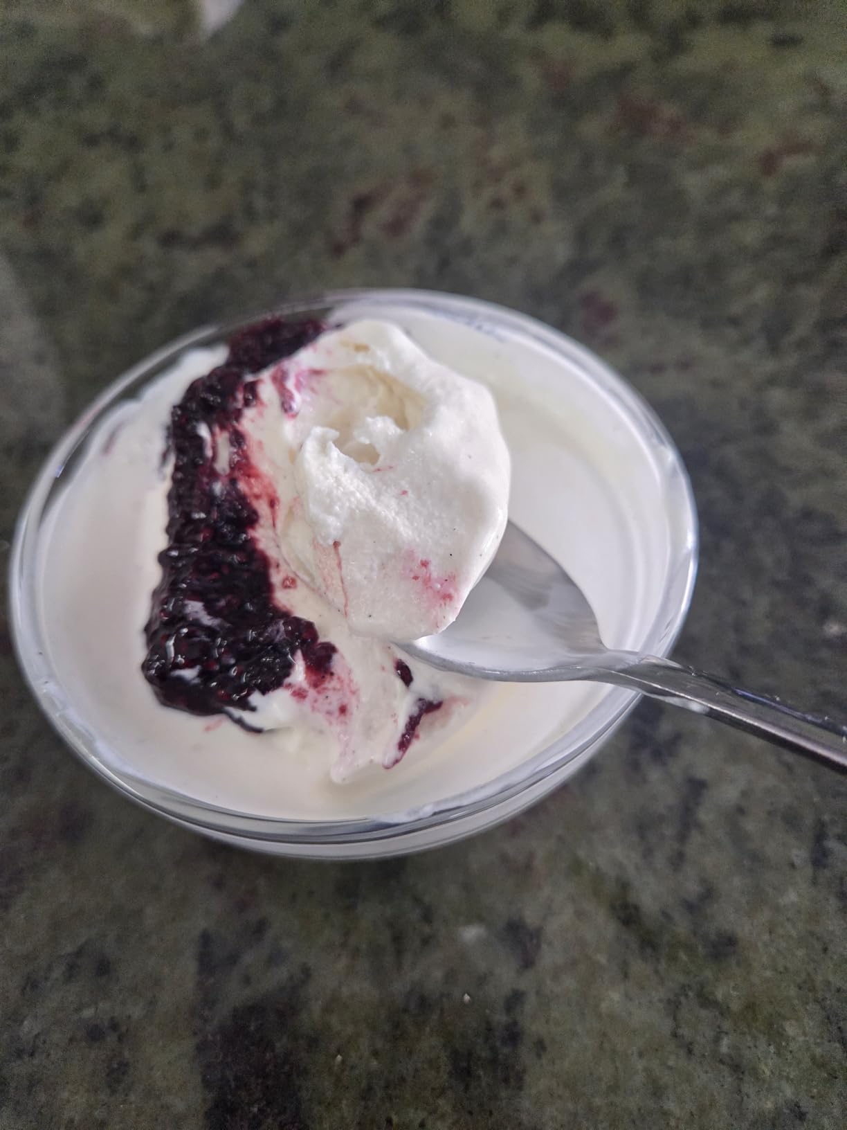 Cuisinart ICE-21P1 Ice Cream Maker, 1.5 Quart Double Insulated, Sorbet and Frozen Yogurt Maker, Ready in 20 Minutes, White customer photo 1