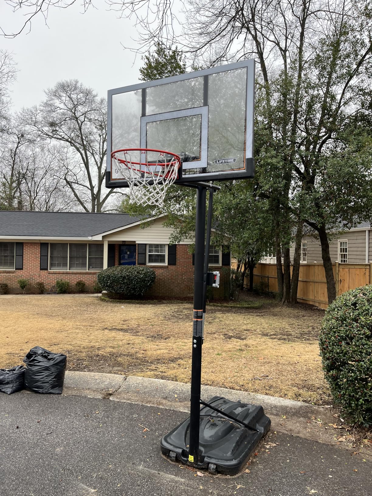 Lifetime 90061 Portable Basketball System, 52 Inch Shatterproof Backboard customer photo 1