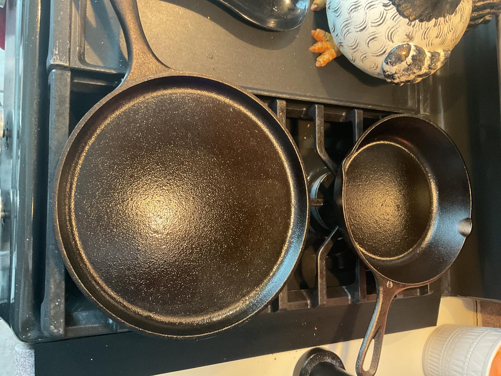 Lodge Cast Iron Set - 5-Piece Set - Pre-Seasoned Kitchen Set - Skillets, Griddle & Dutch Oven Included - PFAS-Free Non-Toxic Cookware customer photo 1