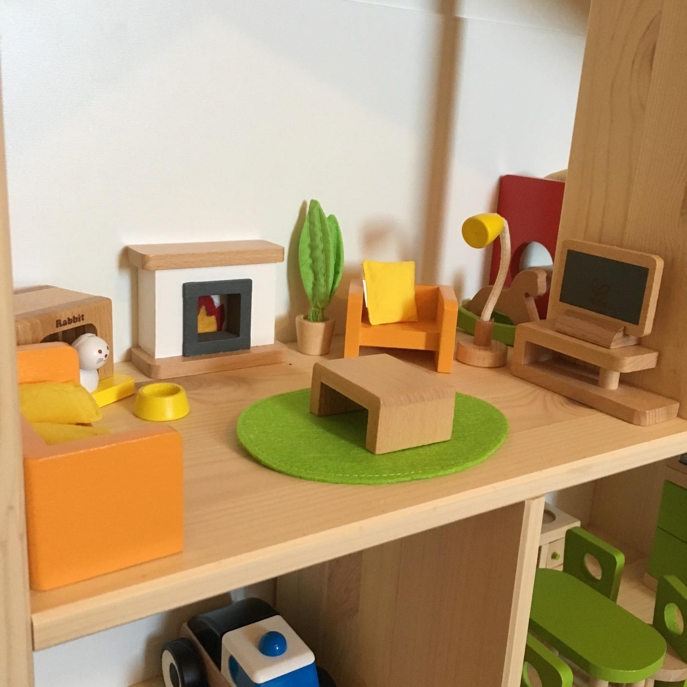 Hape Wooden Doll House Furniture Media Room Set | Pretend Playset for Kid's Wooden Dollhouse customer photo 2