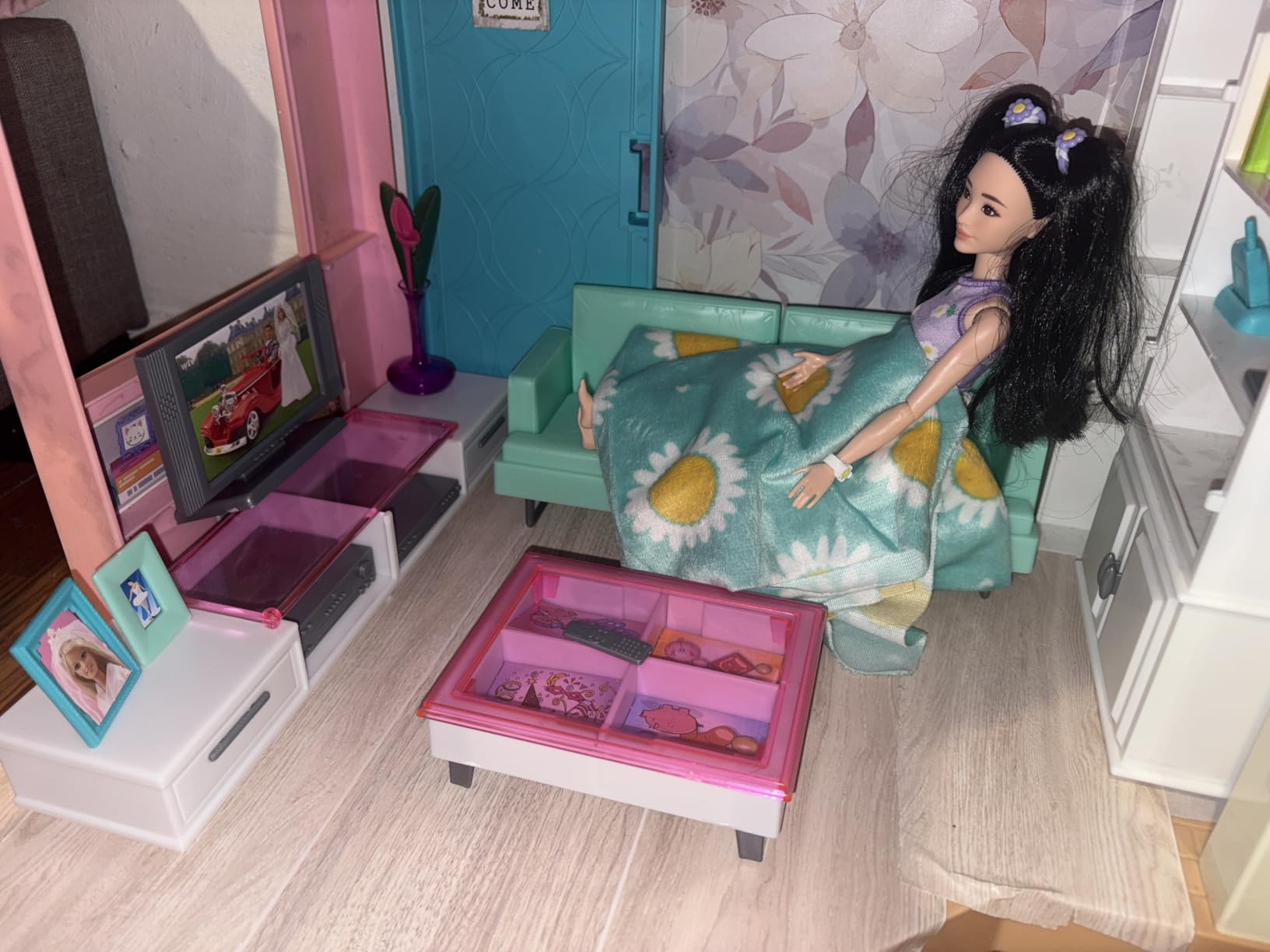 My Fancy Life Living Room Dollhouse Furniture Set, for 11.5 inch Fashion Dolls, Modern Design customer photo 1