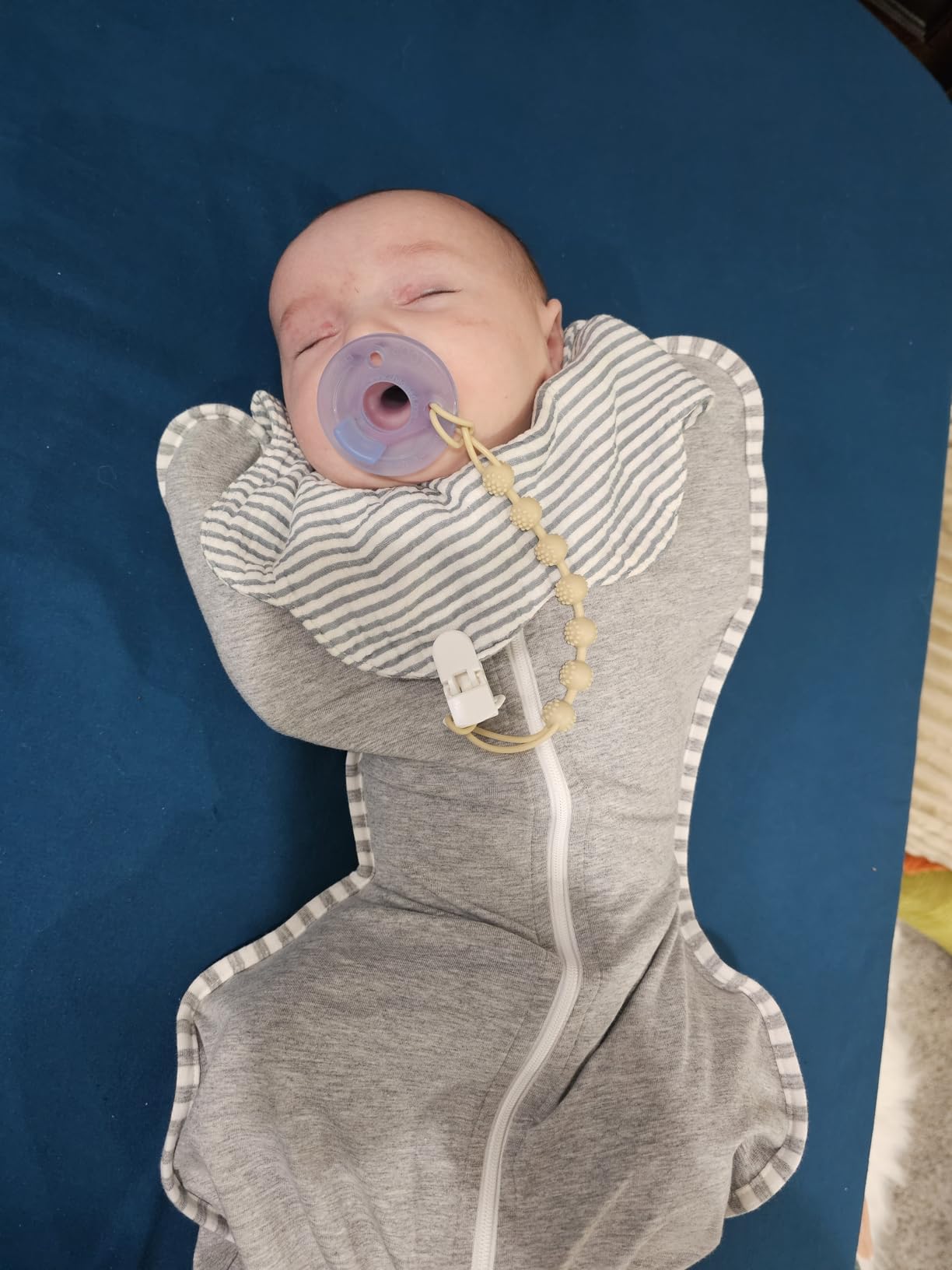 Love to Dream Swaddle UP, Baby Sleep Sack, Self-Soothing Swaddles for Newborns, Improves Sleep, Snug Fit Helps Calm Startle Reflex, New Born Essentials for Baby, Small 8-13lbs, Gray customer photo 2