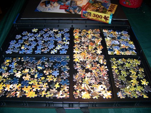 Ravensburger Puzzle-Store Storage System 17962 - Ideal for Puzzles up to 1000 Pieces | 28 x 20 inches | Secure Snap-Tight Closure | Convenient Transport Handles customer photo 1