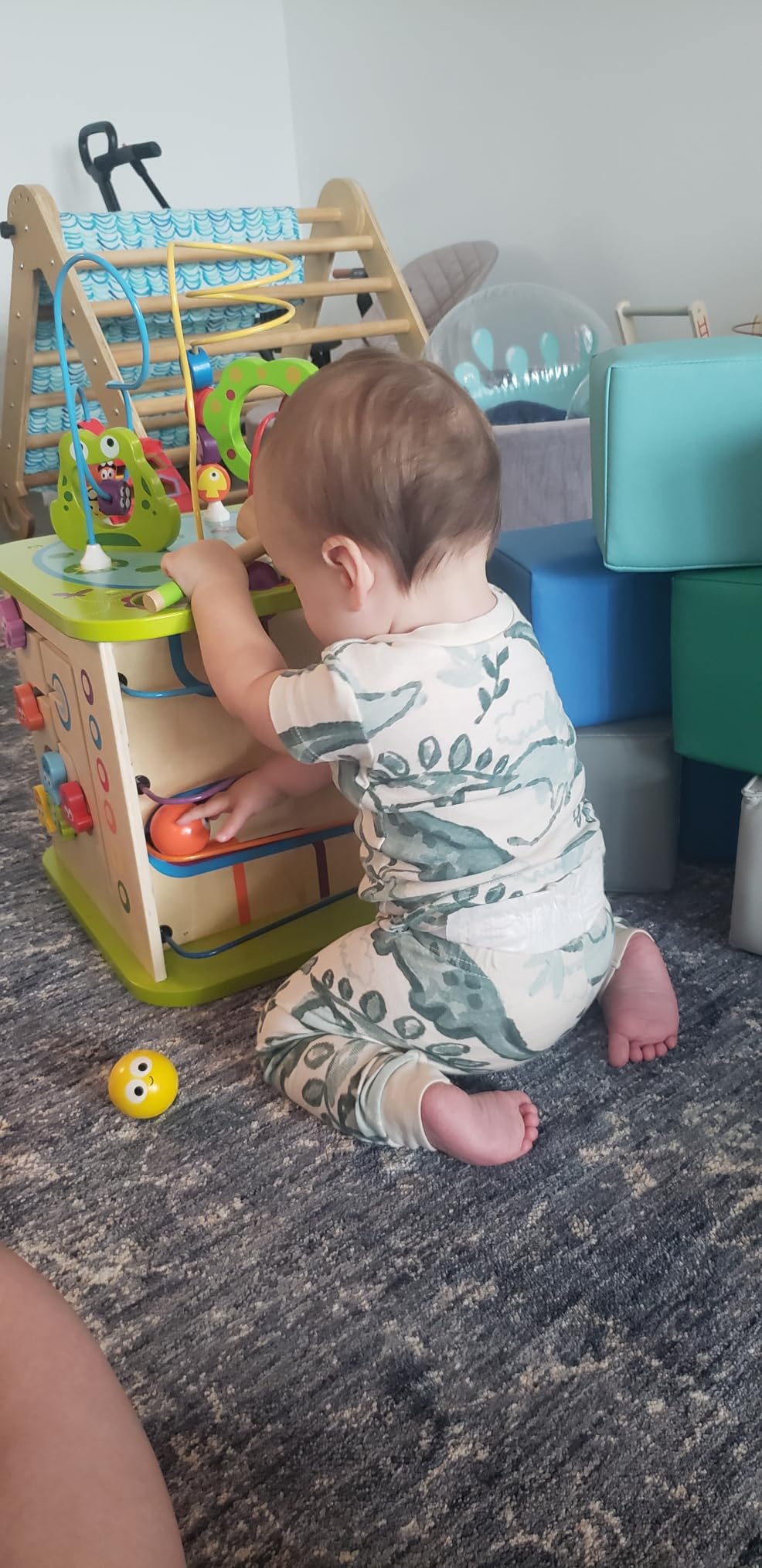 Hape Country Critters Play Cube| Wooden Learning Puzzle Toy for Toddlers, 5-Sided Activity Centre with Animal Friends, Shapes, Mazes, Wooden Balls, Shape Sorter Blocks and More customer photo 1