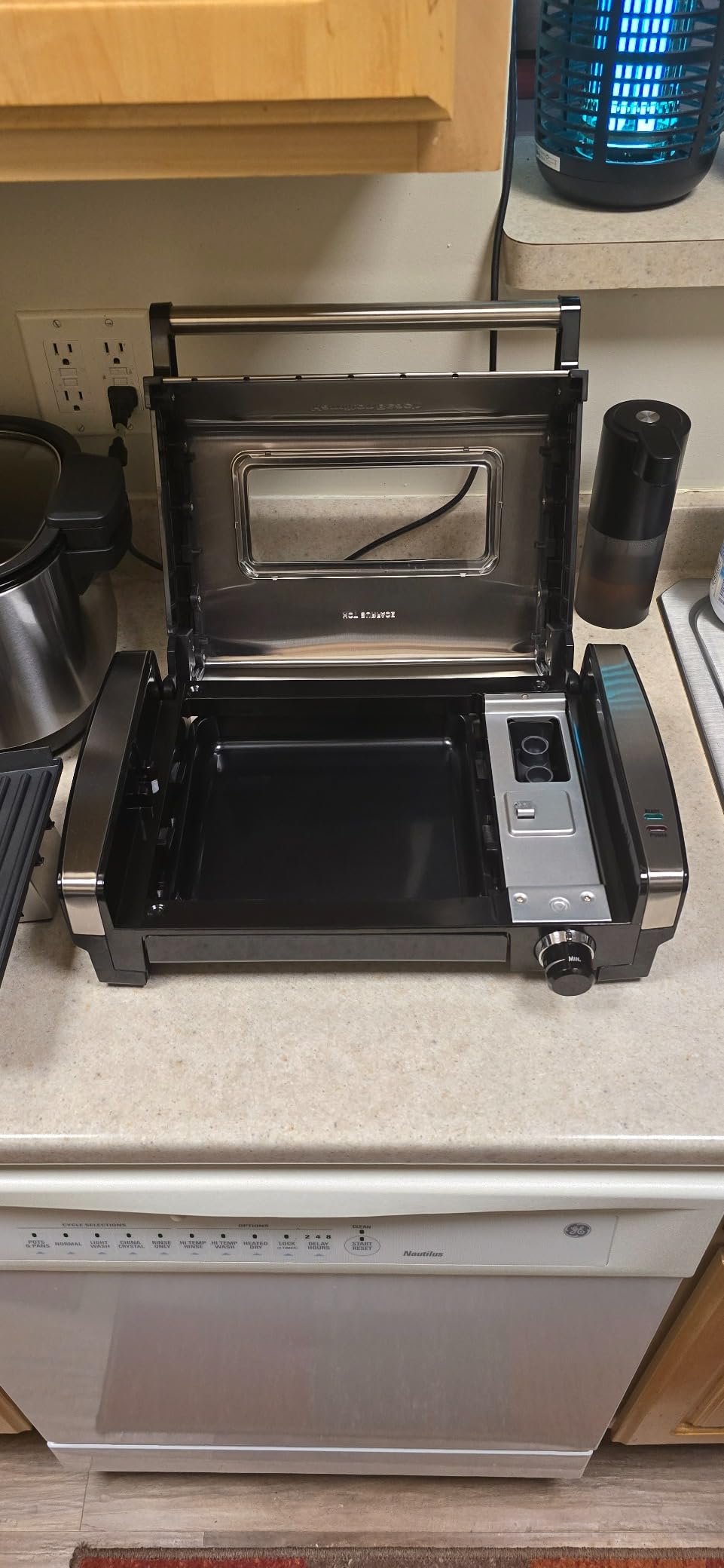 Hamilton Beach Electric Indoor Searing Grill with Adjustable Temperature Control to 450F, 118 sq. in. Surface, Model 25360, Stainless Steel customer photo 2
