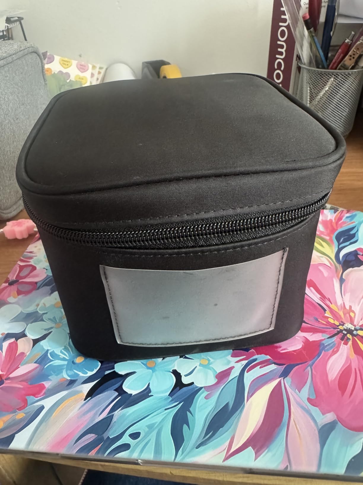Medela Breast Milk Cooler Set with Cooler Storage Bag, Contoured Ice Pack, and Four 5-oz. Bottles for On-The-Go Transport, Made Without BPA customer photo 1