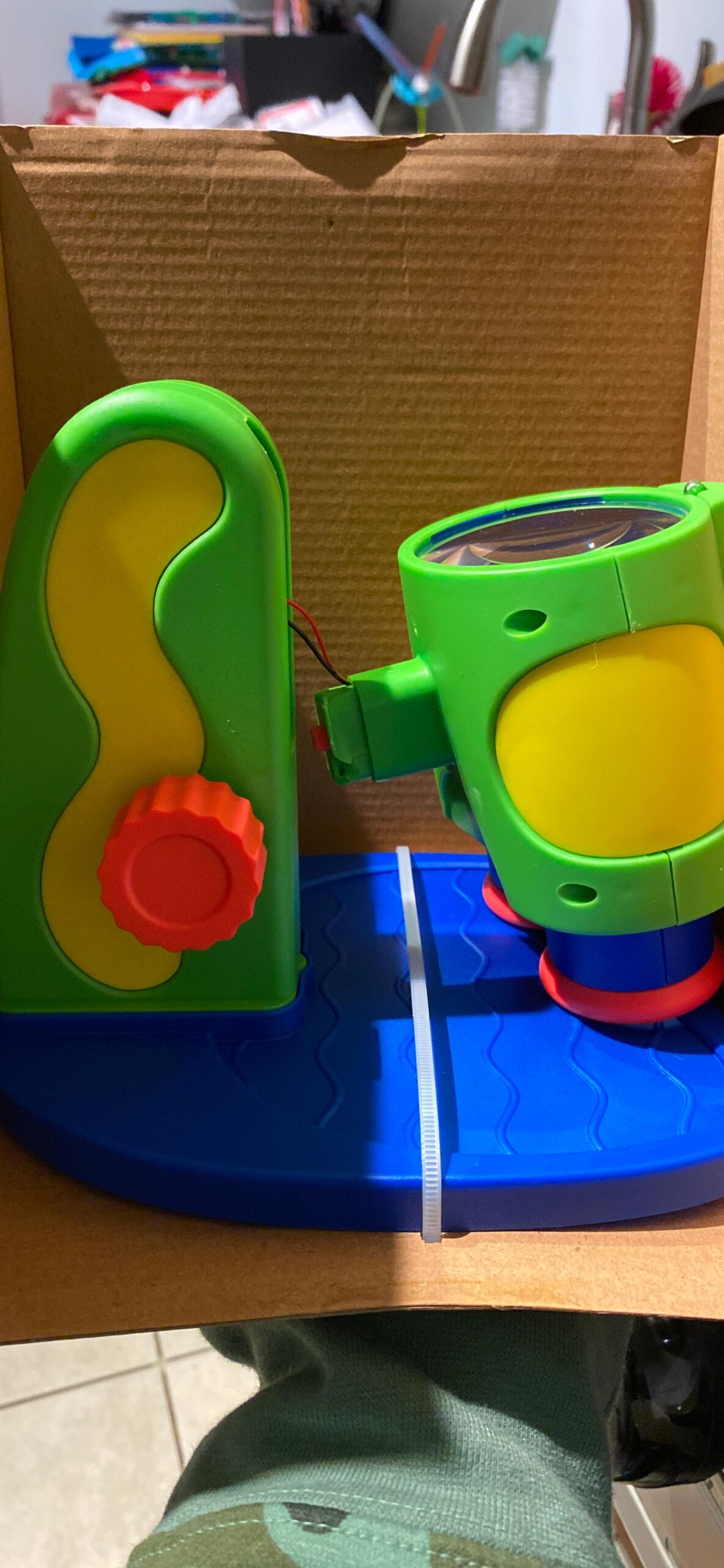 Educational Insights GeoSafari My First Microscope - Kids Microscope with Prepared Slides, STEM Toys, Microscopes for Kids, Toddler Learning Toys, Science Kits for Boys and Girls Ages 3+ customer photo 1