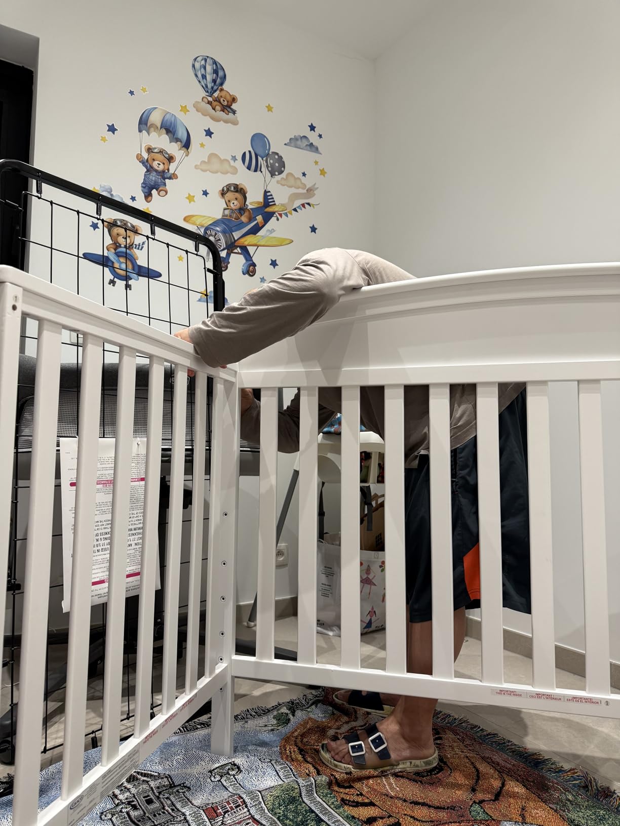 Graco Benton 5-in-1 Convertible Crib - GREENGUARD Gold Certified, Converts from Baby Crib to Toddler Bed, Daybed and Full-Size Bed, Fits Standard Full-Size Crib Mattress (White) customer photo 2