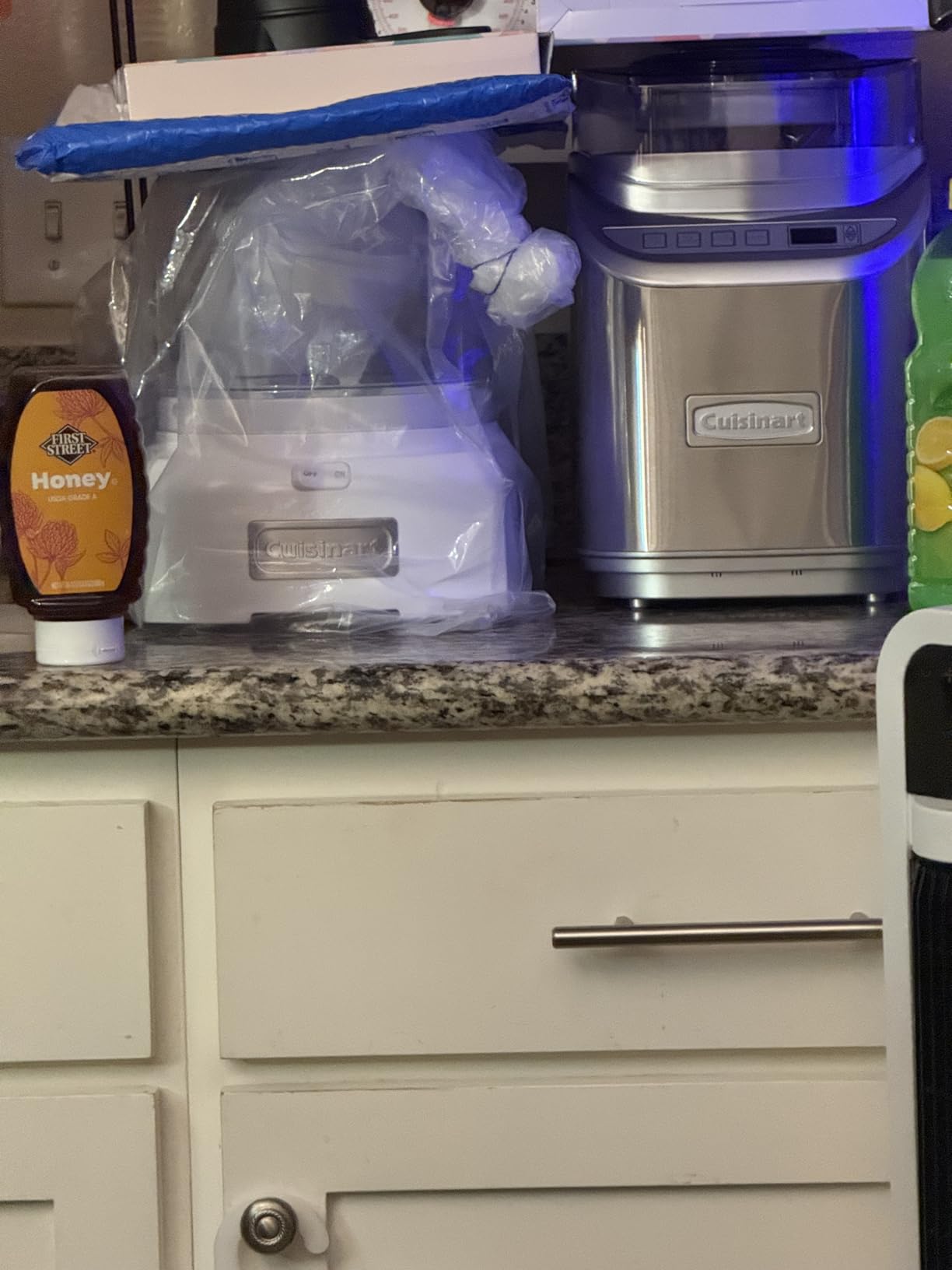 Cuisinart ICE-70P1 Ice Cream Maker Machine, 2-Quart Stainless Steel Frozen Yogurt, Gelato, Sorbet, Ready in 20 Minutes, LCD Screen and Timer customer photo 2