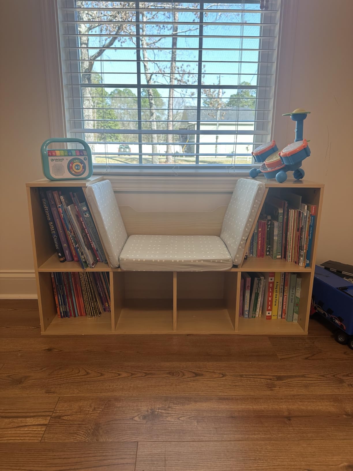 KidKraft Wooden Bookcase with Reading Nook, Storage and Gray Cushion, White customer photo 1