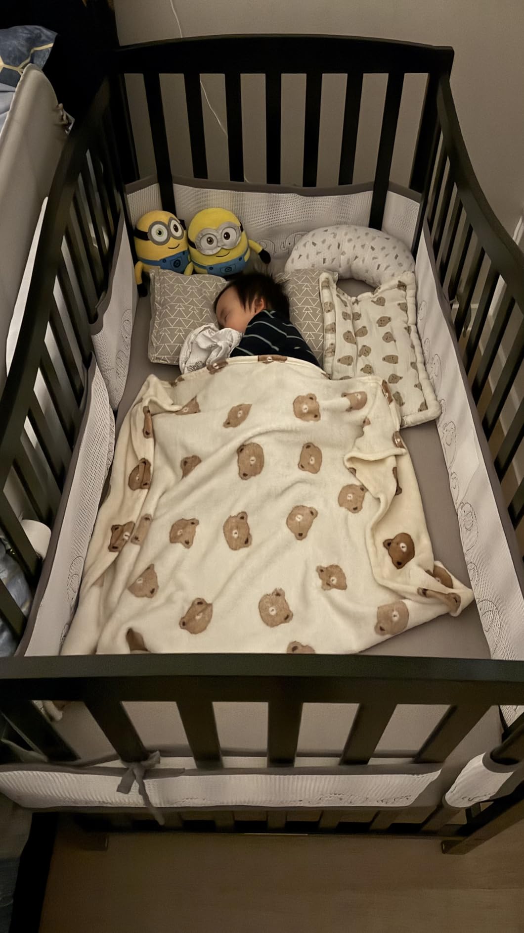 Dream On Me Chelsea 5-in-1 Convertible Full-Size Baby Crib in Natural, GreenGuard Gold & BSA, Pinewood, 4 Mattress Heights, Converts to Toddler, Day & Full-Size Bed, Modern Classic Nursery customer photo 1