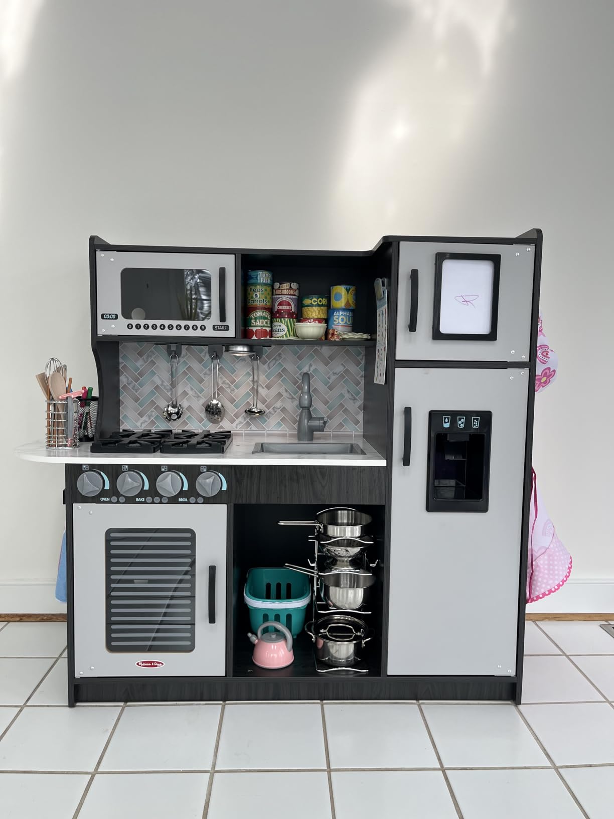 Melissa & Doug Chef's Wooden Pretend Play Kitchen for Kids with Ice Cube Dispenser - Charcoal Gray customer photo 2